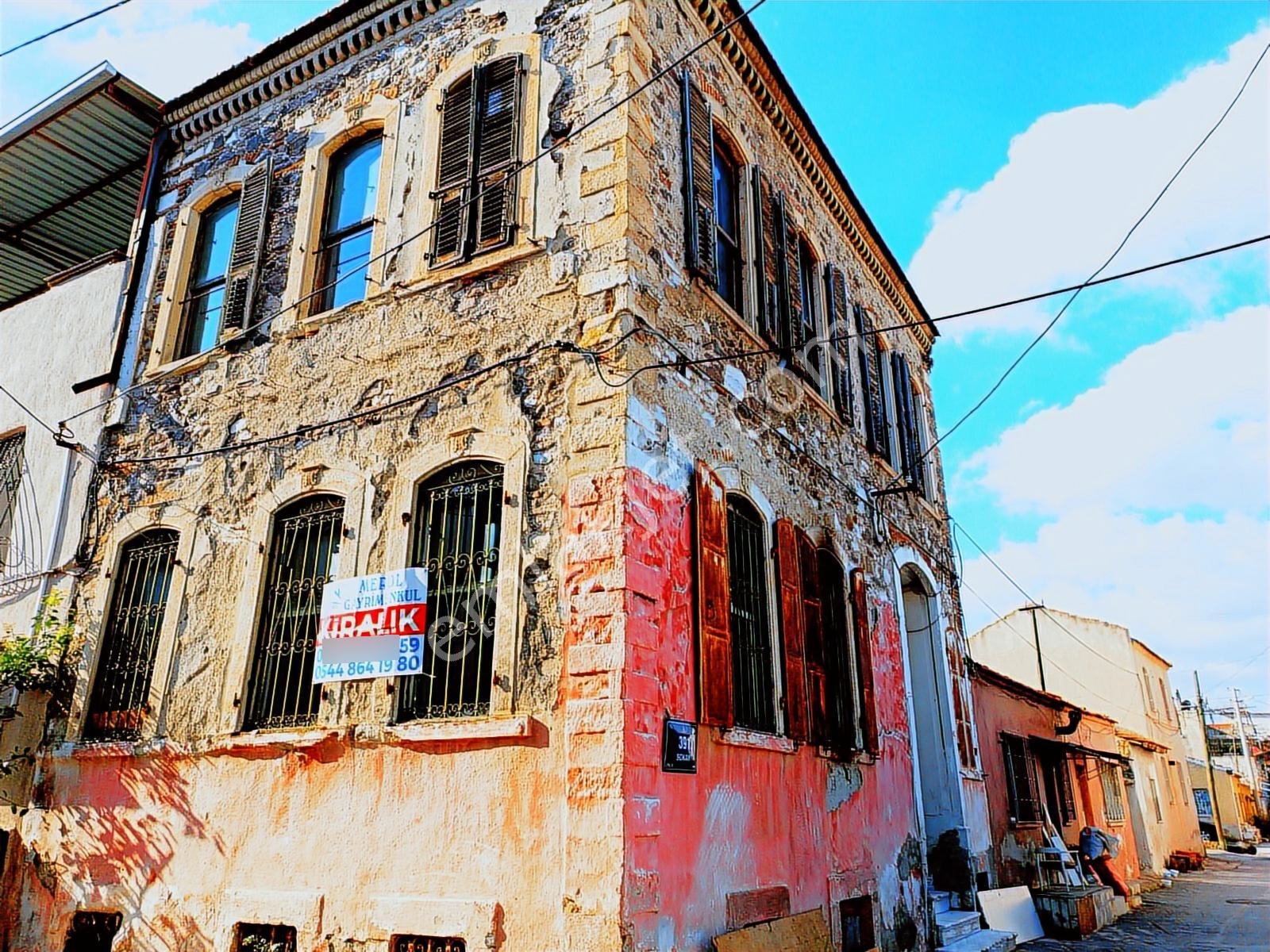 Konak Eşrefpaşa'da Dubleks Taş Ev Kiralık