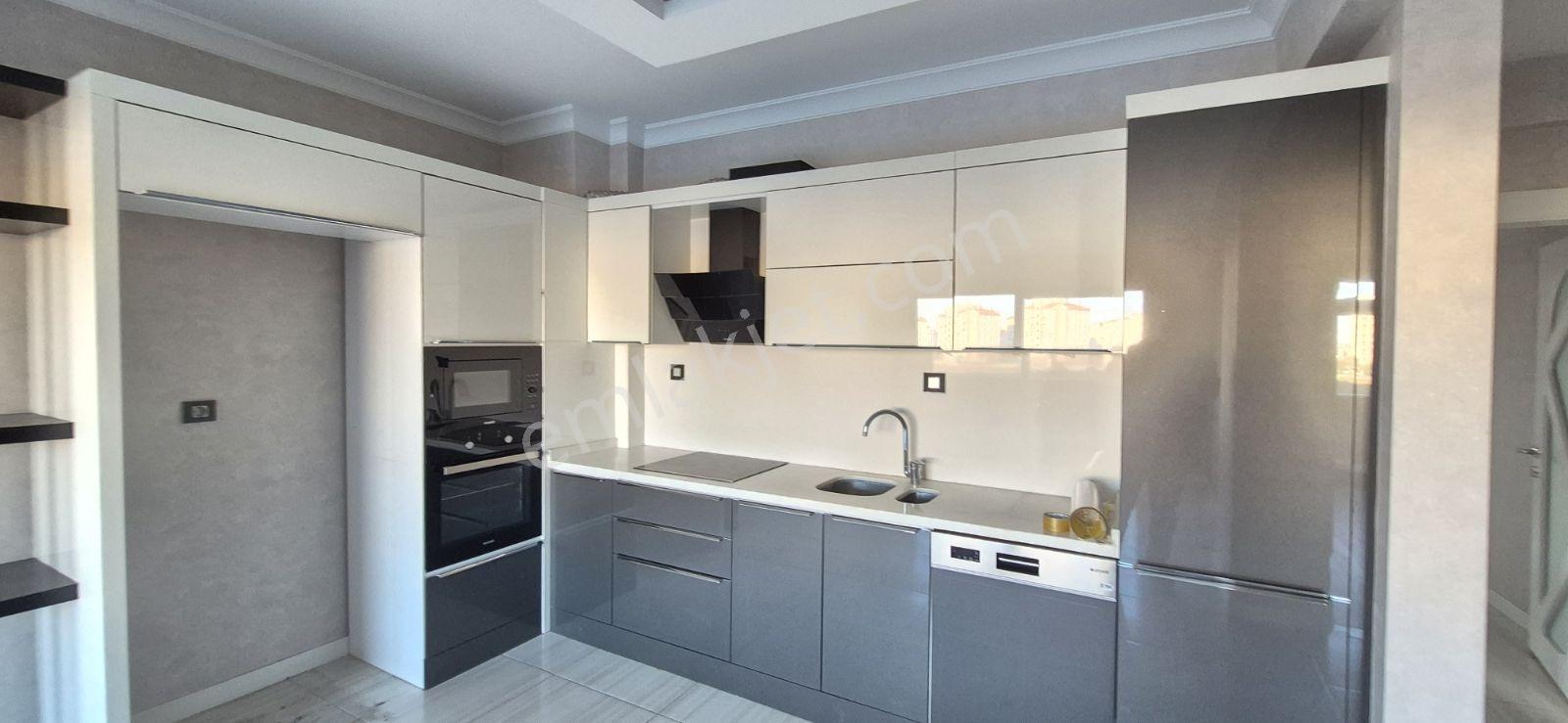 Beyhekim Mah. Kiralık Site İçi Güvenlikli 3+1 Lüks Daire - Görsel 14