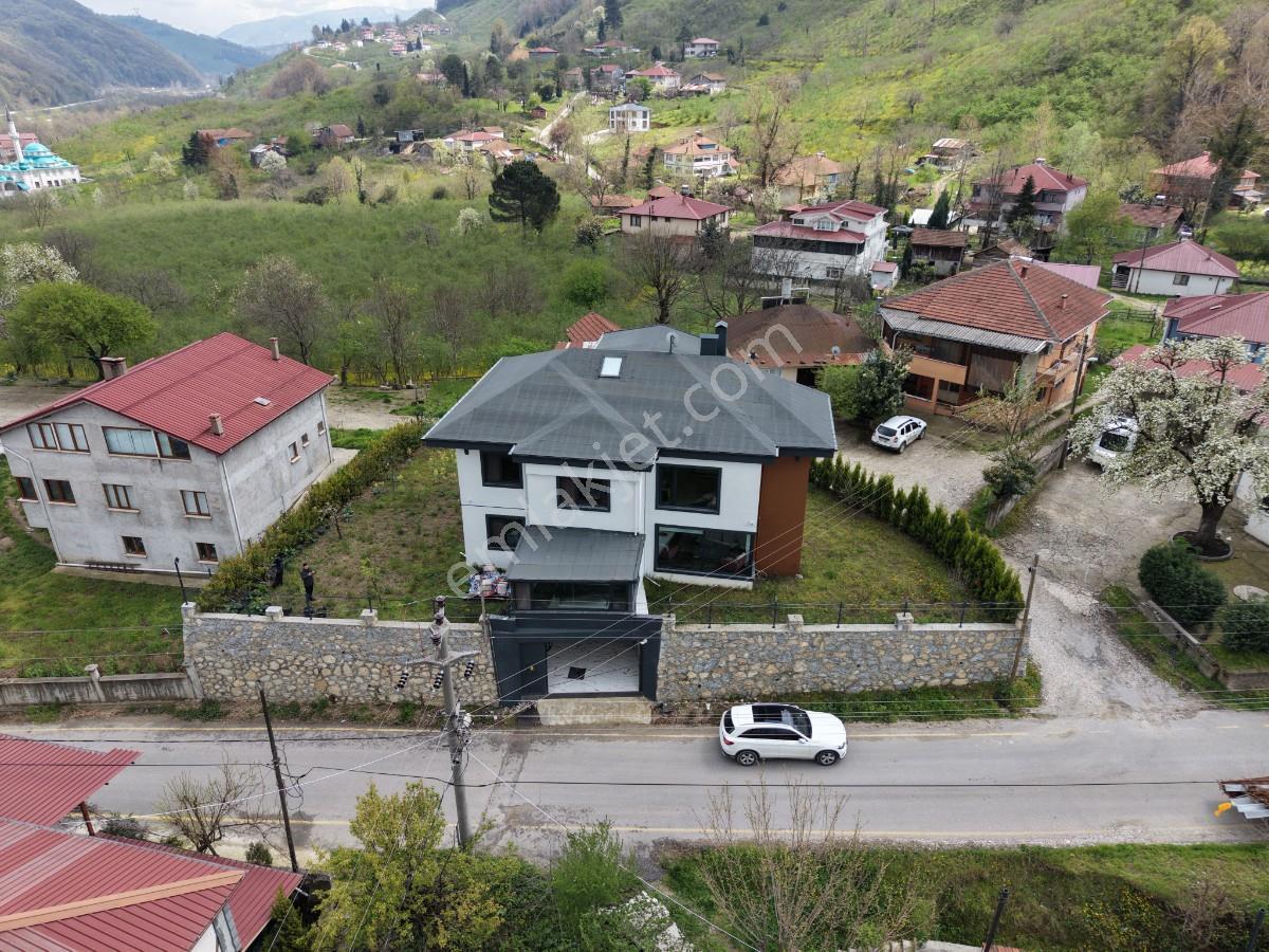 Akyazı Taşburunda İskanlı Bahçeli Muhteşem Villa - Görsel 20