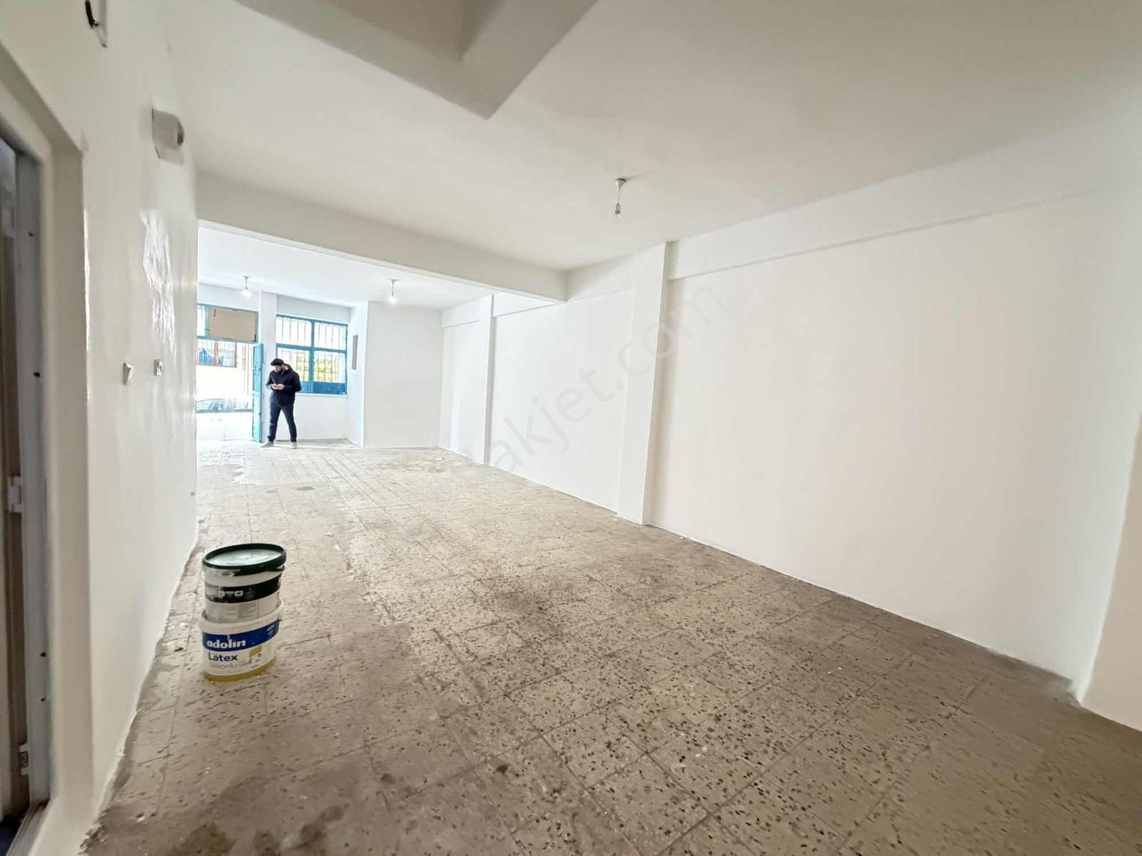 Esenlerde Kiralık 150 M2 Düz Giriş Muhteşem Konumda Dükkan - Görsel 14