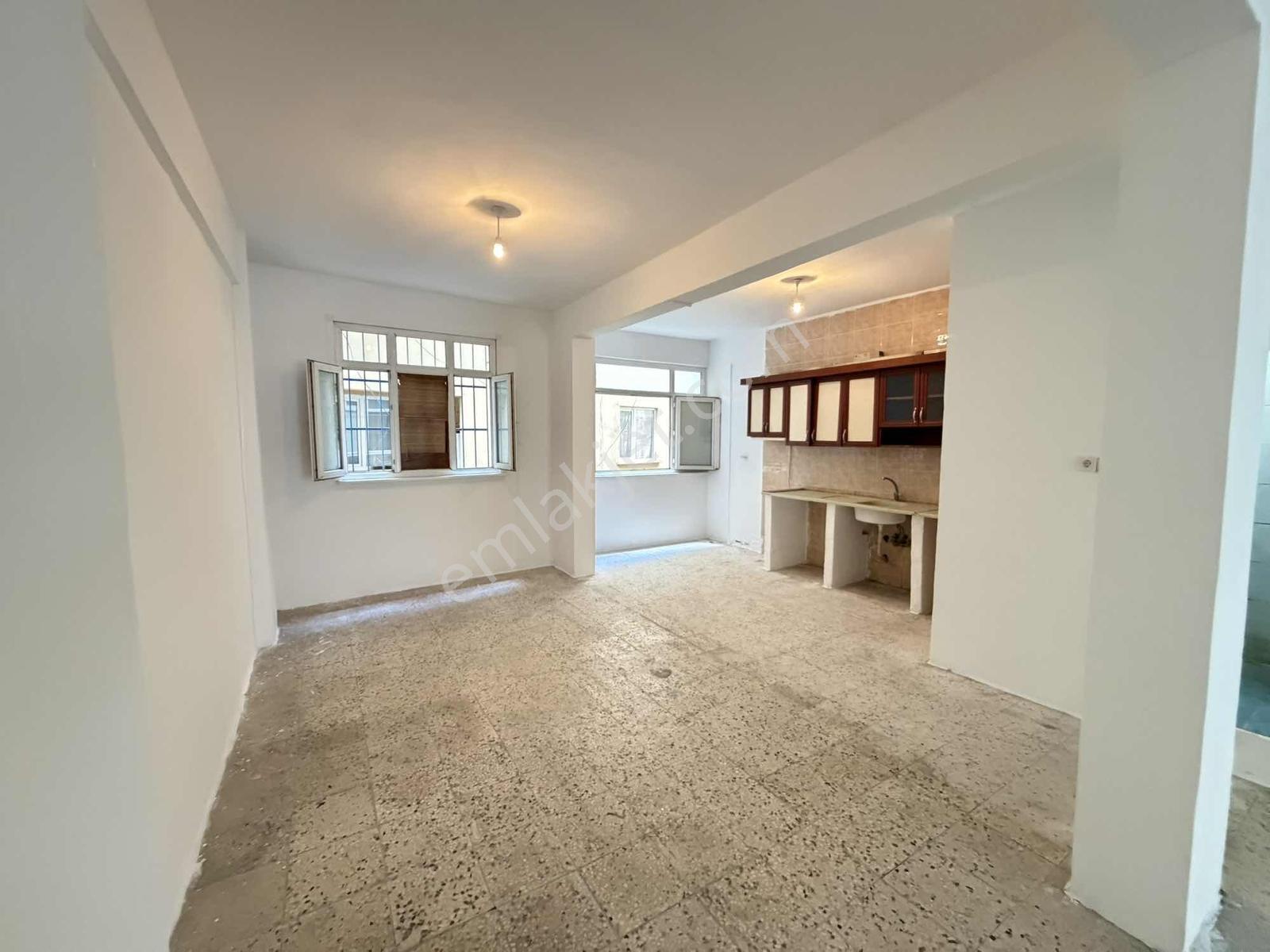 Esenlerde Kiralık 150 M2 Düz Giriş Muhteşem Konumda Dükkan - Görsel 18