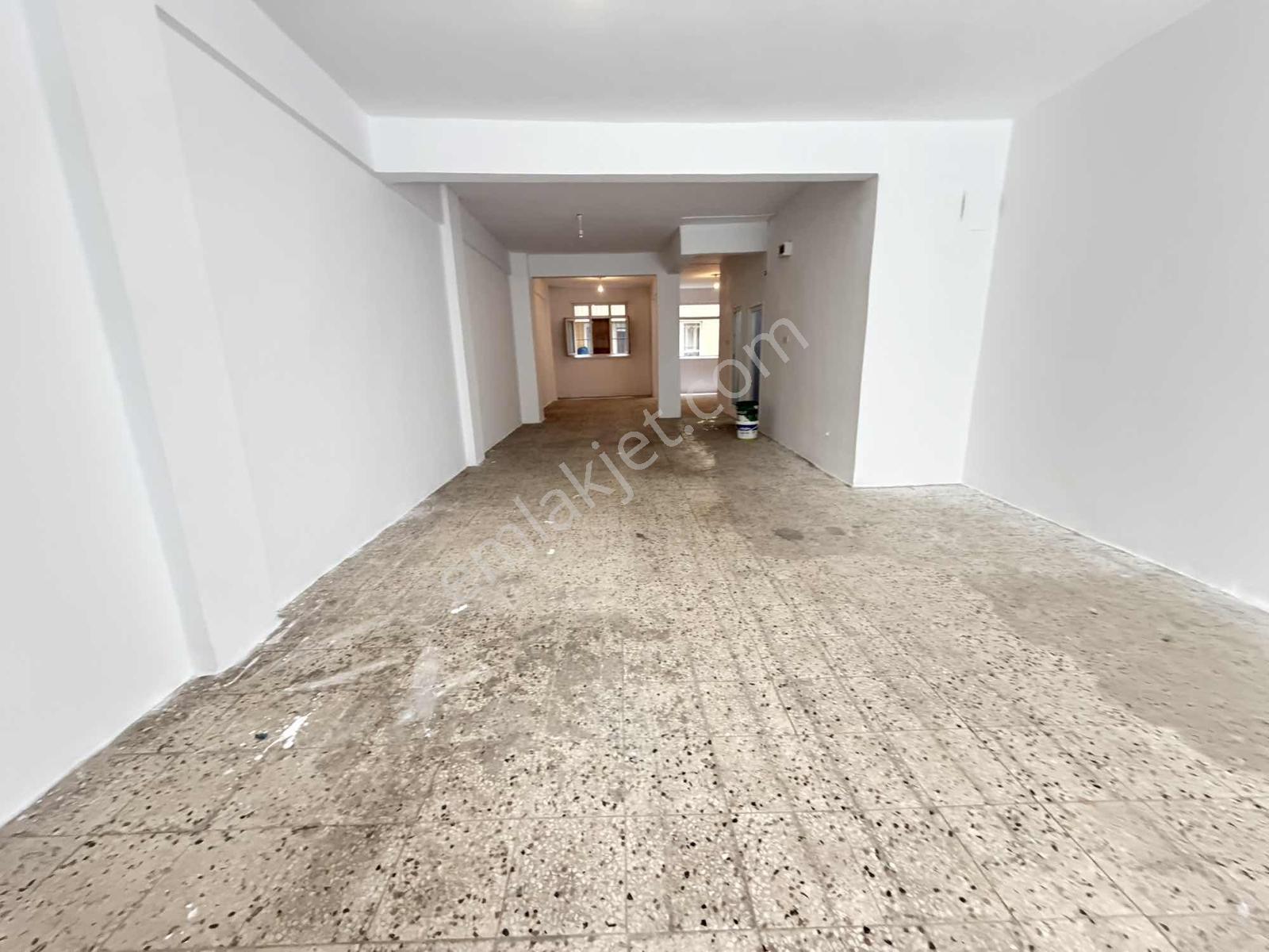 Esenlerde Kiralık 150 M2 Düz Giriş Muhteşem Konumda Dükkan - Görsel 19
