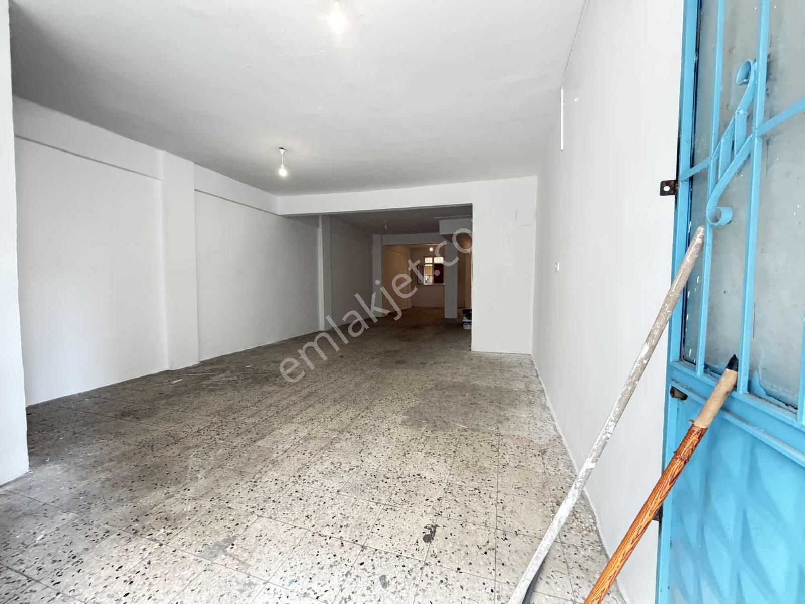 Esenlerde Kiralık 150 M2 Düz Giriş Muhteşem Konumda Dükkan - Görsel 13
