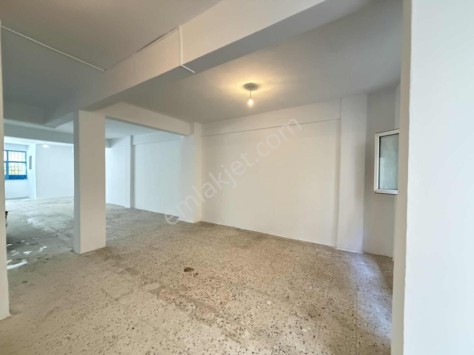 Esenlerde Kiralık 150 M2 Düz Giriş Muhteşem Konumda Dükkan - Görsel 24