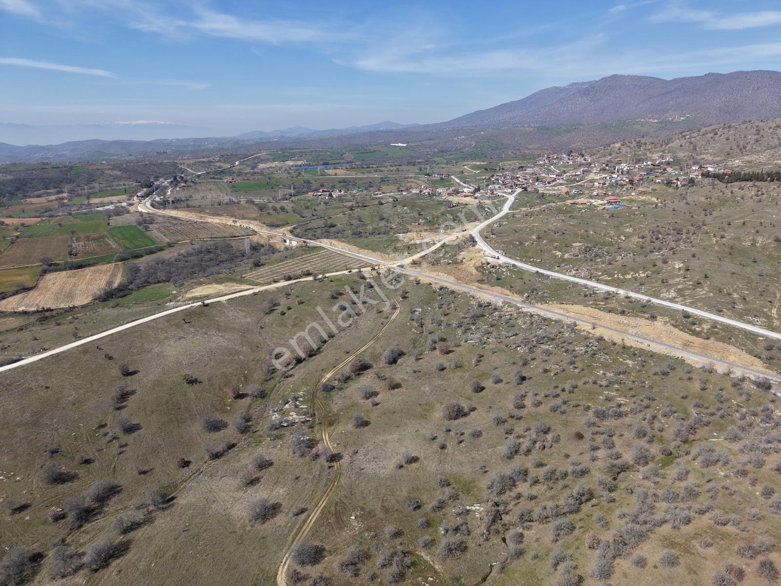 Eşme Güneyköyde Verimli Tarla Elektrik/su/yol Mevcut. - Görsel 15