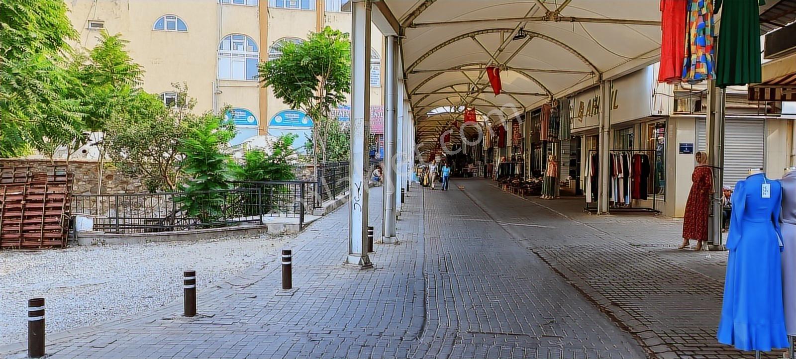 Aydın Merkez Bedesten Çarşısı Zeminde Batar Katlı Satılık Dükkan