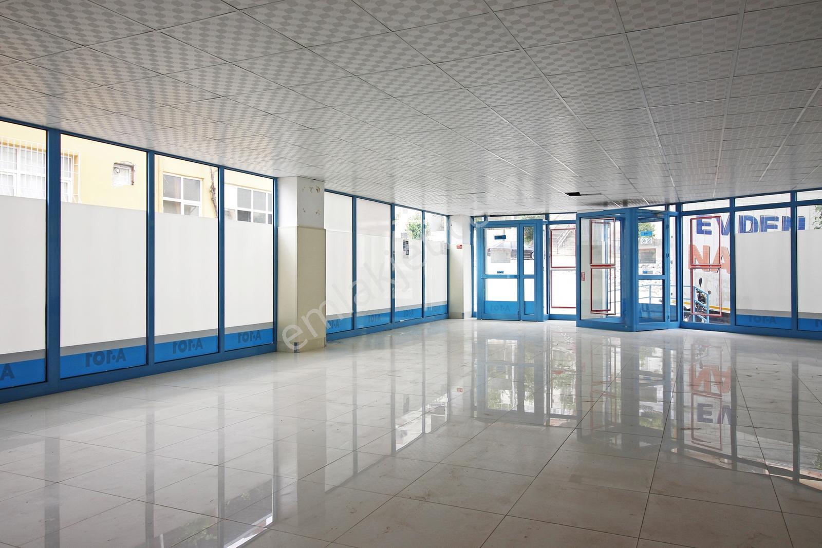 Köşe Konumlu Kiralık 300 M2 Dükkan Mağaza - Görsel 2
