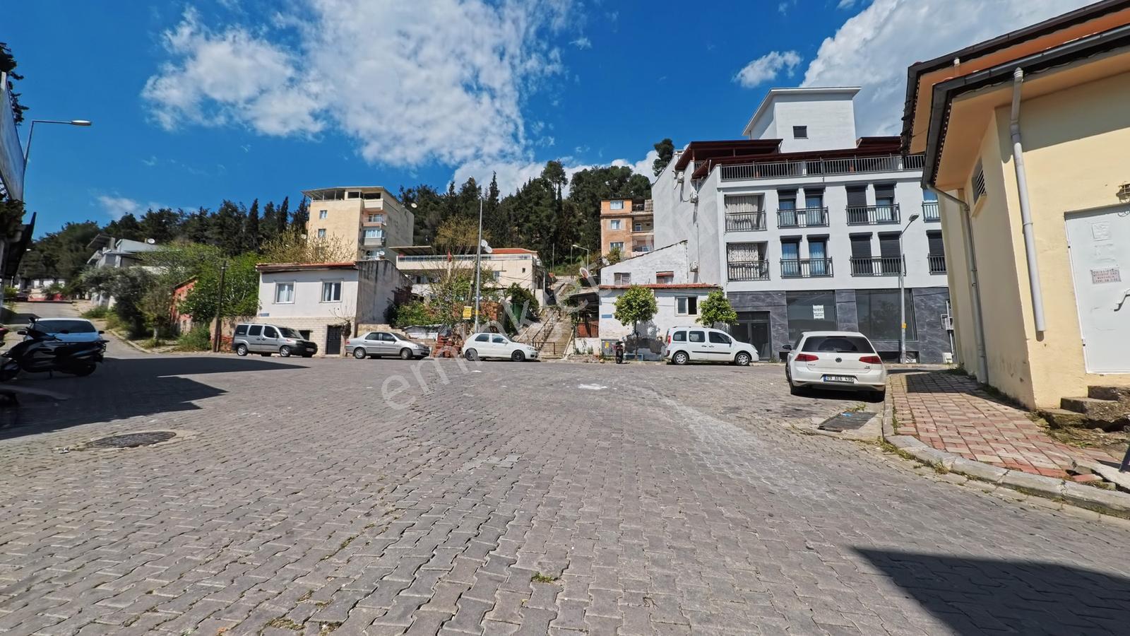 Köşe Konumlu Kiralık 300 M2 Dükkan Mağaza - Görsel 14