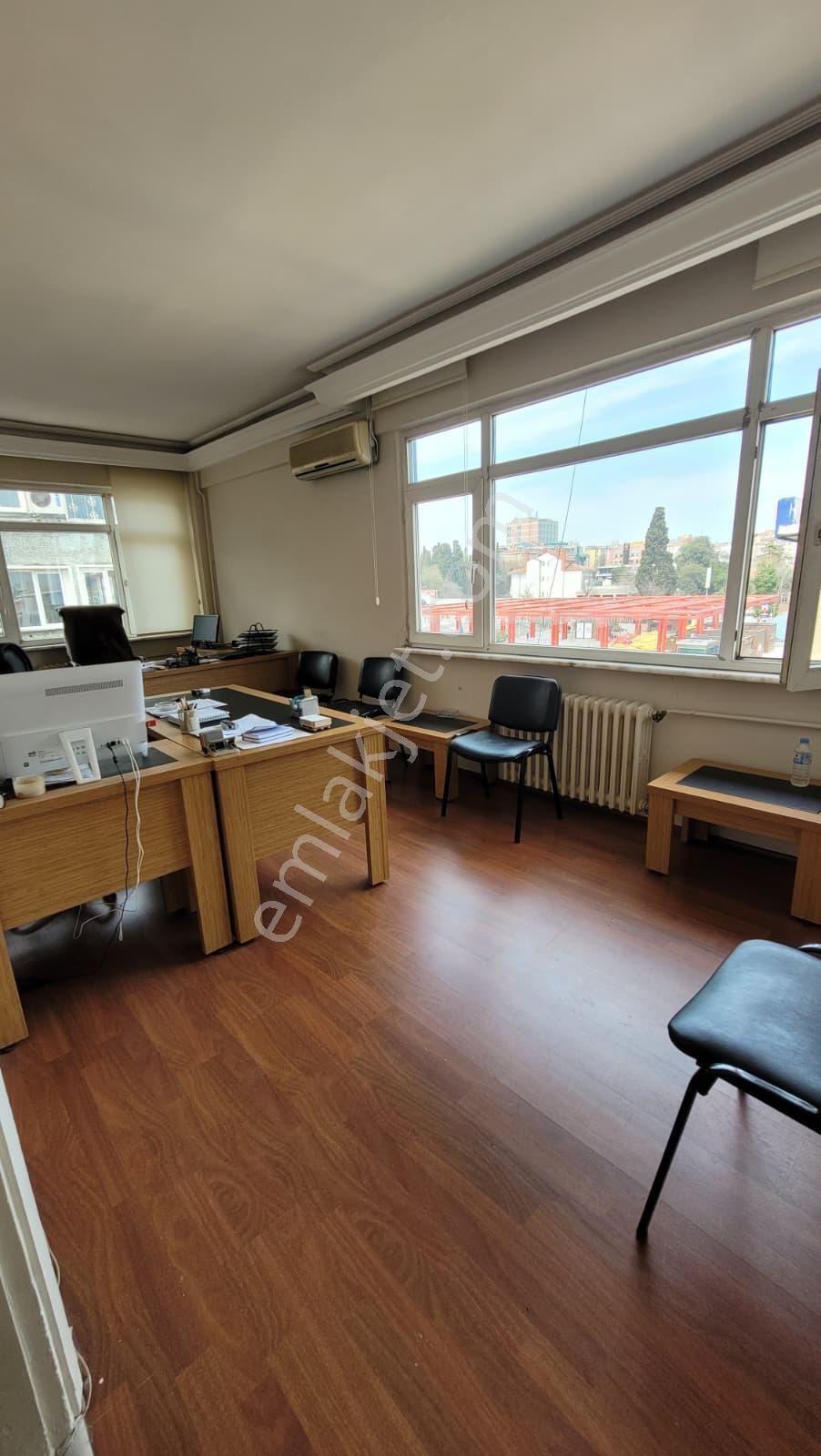 Bakırköy Meydanda Ziya İş Merkezinde Boş Köşe Konum Satılık Ofis - Görsel 7