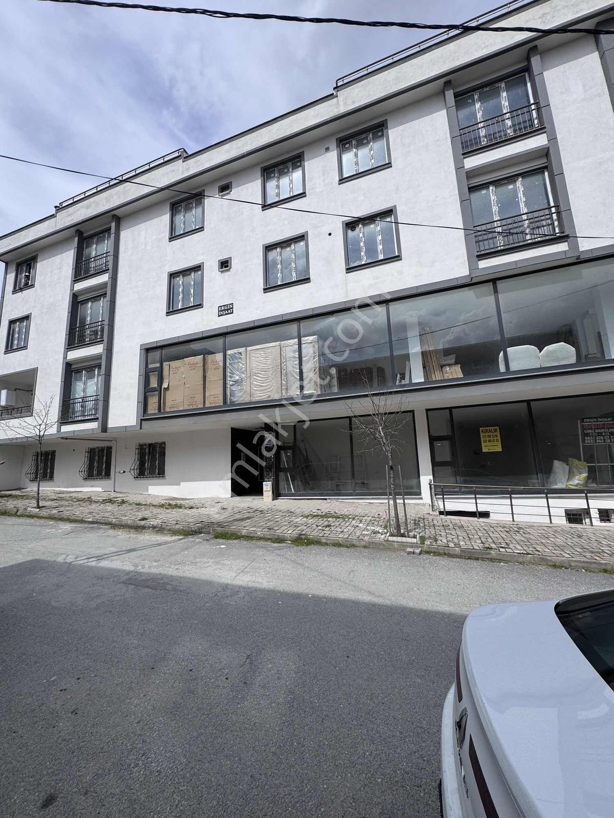 Arnavutköy Vadipark'ta Satılık 2+1 Ara Kat Daire