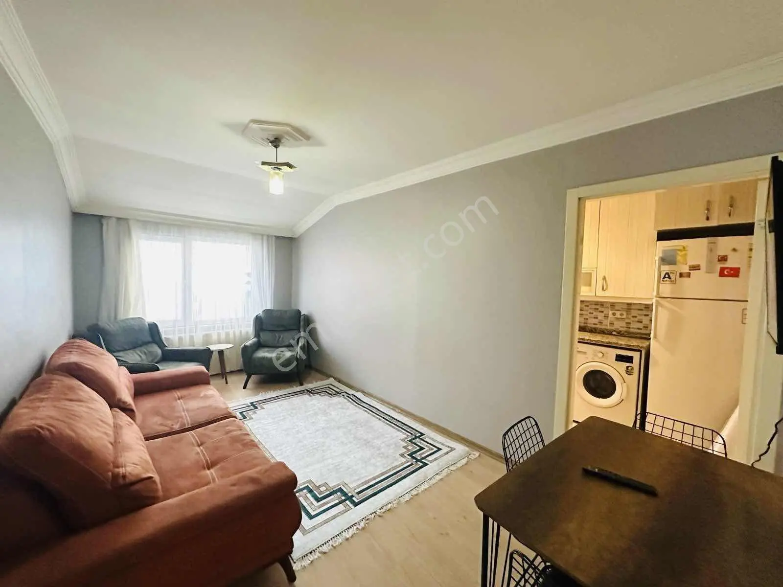 Novas'dan Eşyalı+cadde Üzeri Trump Towers 9dk Metrobüs 10dk
