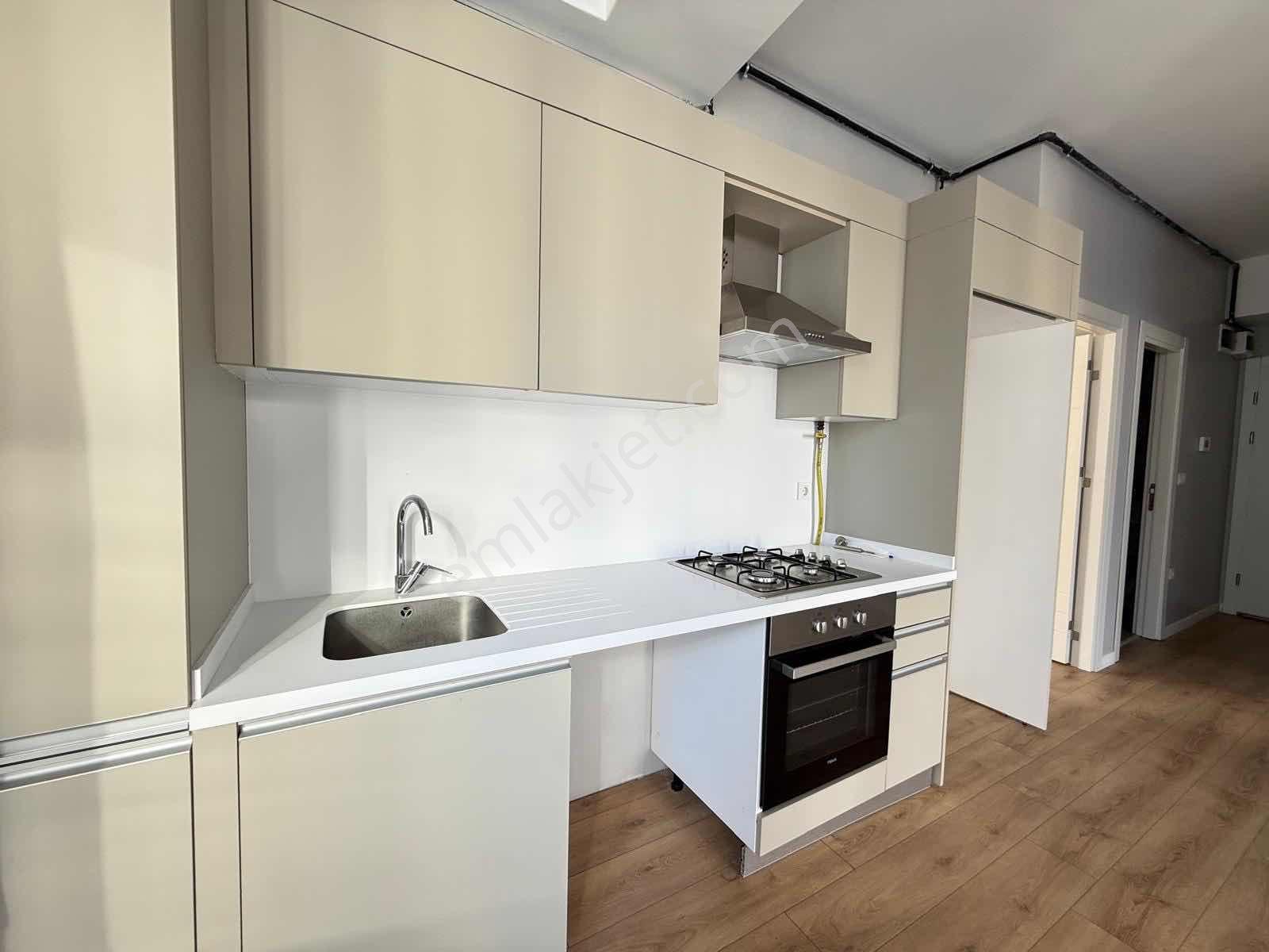 Suadiye Bağdat Caddesi Yakını Butik Binada Satılık 2+1 Boş Daire - Görsel 18