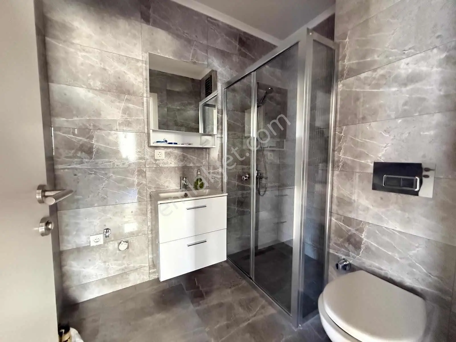 Suadiye Bağdat Caddesi Yakını Butik Binada Satılık 2+1 Boş Daire - Görsel 14