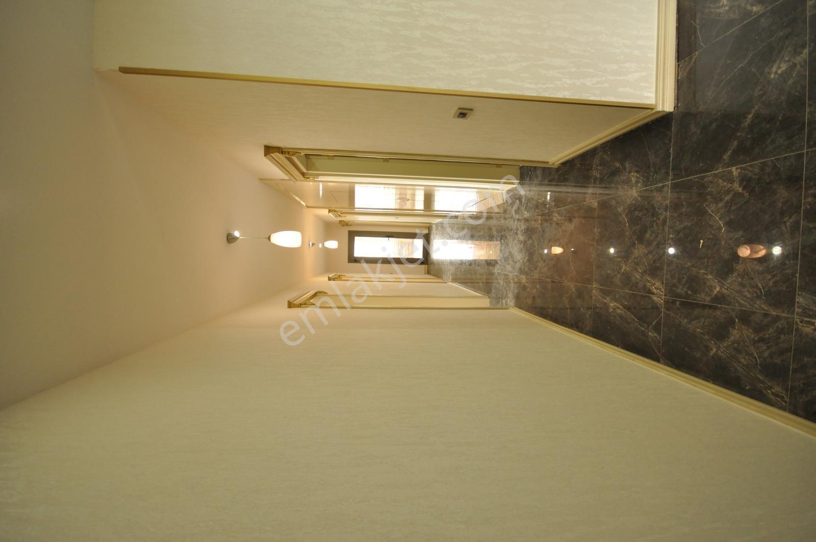 Coldwell Banker'dan Cevheri Rezidansda Kiralık 5+1 Daire - Görsel 16