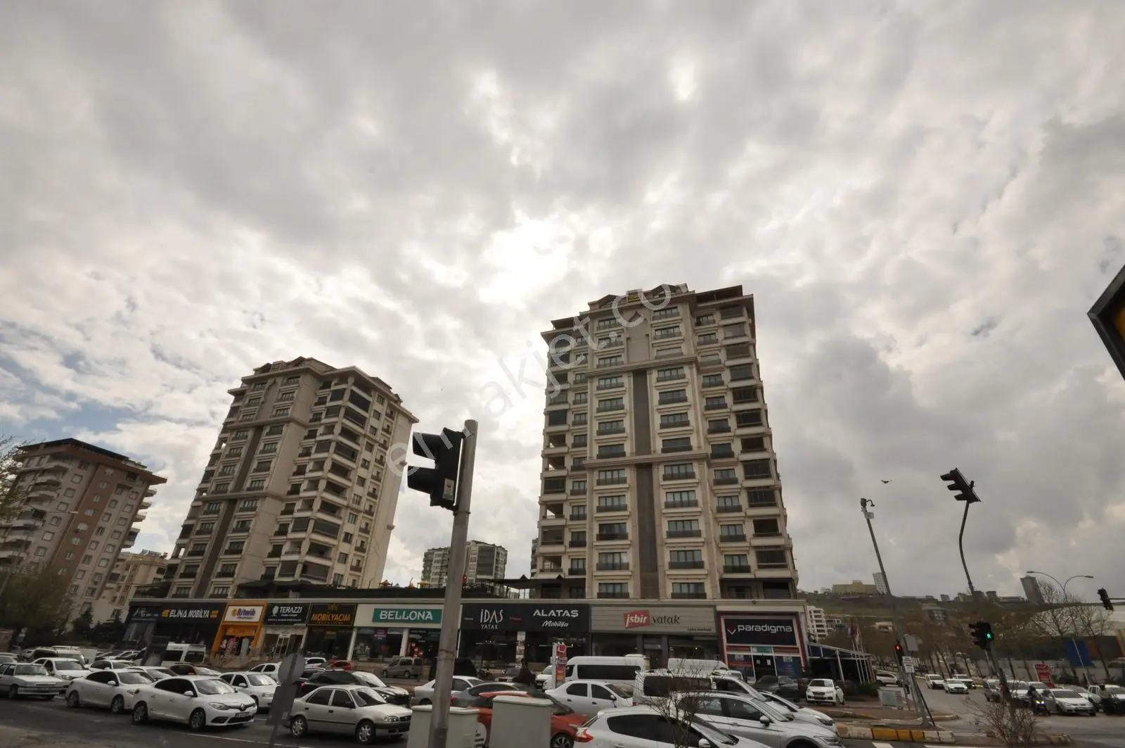 Coldwell Banker'dan Cevheri Rezidansda Kiralık 5+1 Daire - Görsel 21