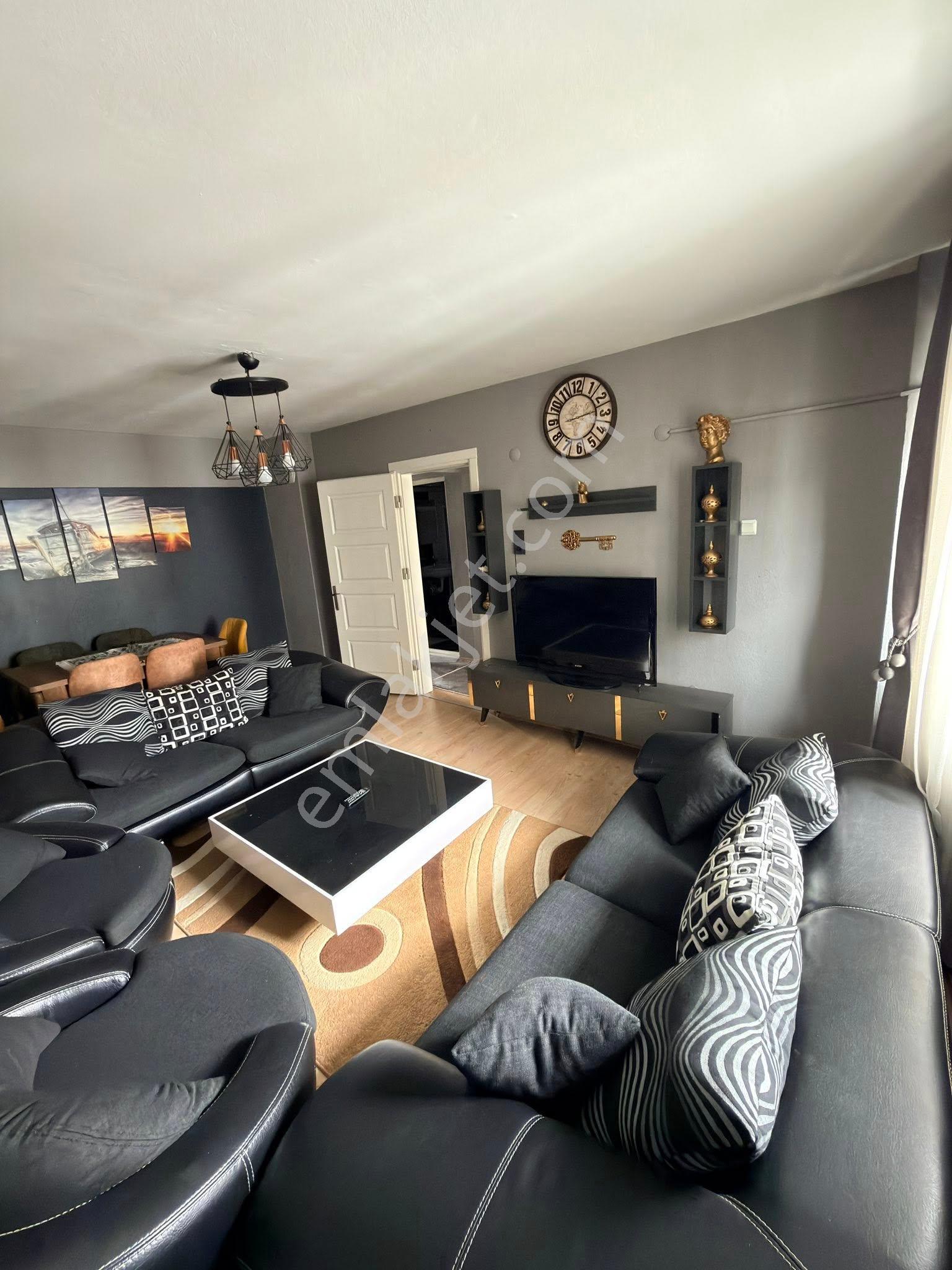 Şehir Merkezinin Göbeğinde – Cadde Üstü Full Eşyalı Fırsat Daire! - Görsel 6