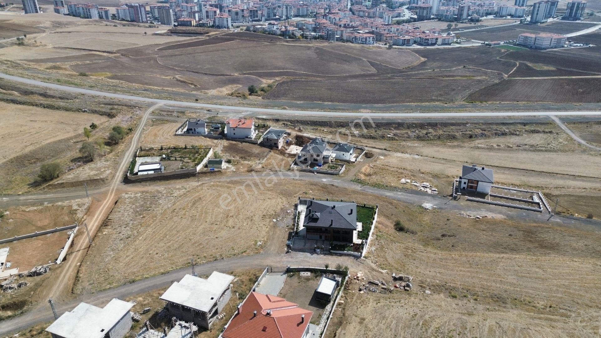 İmaremlak2'den Saray Manzaralı Villaların İçerisinde Satılıkarsa - Görsel 23