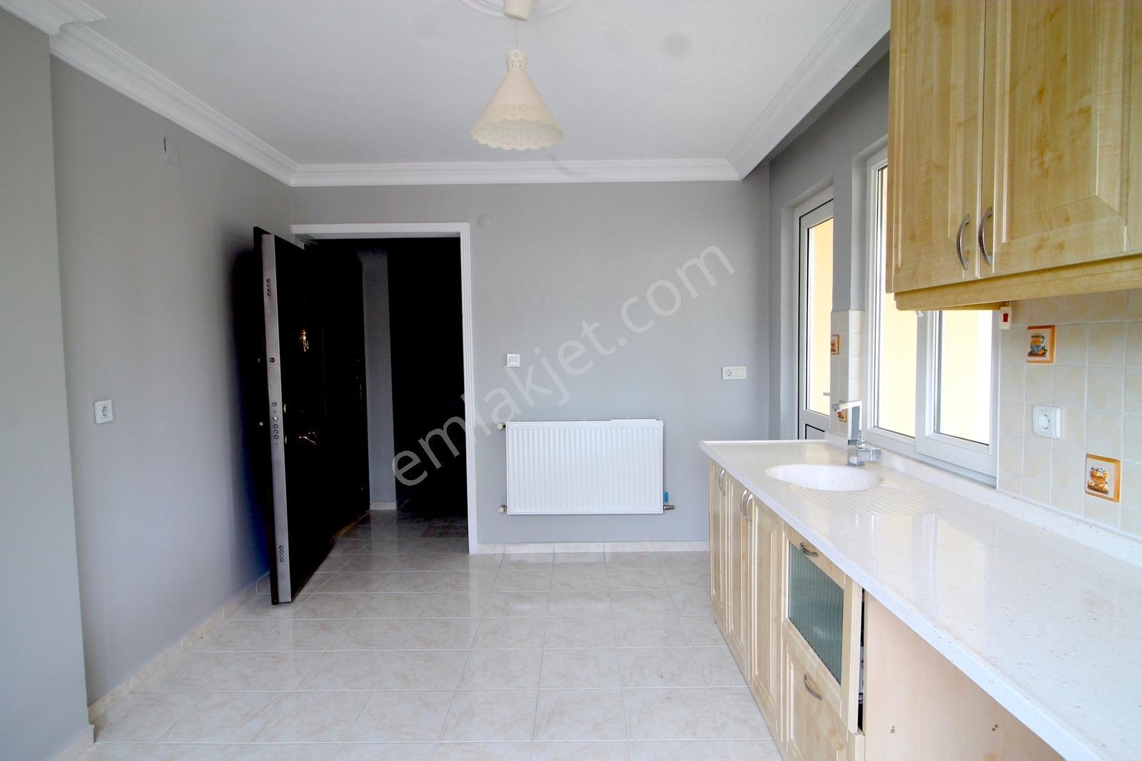 Konak Mahallesinde Harika Bir Konumda Geniş 4+1 Kiralık - Görsel 20