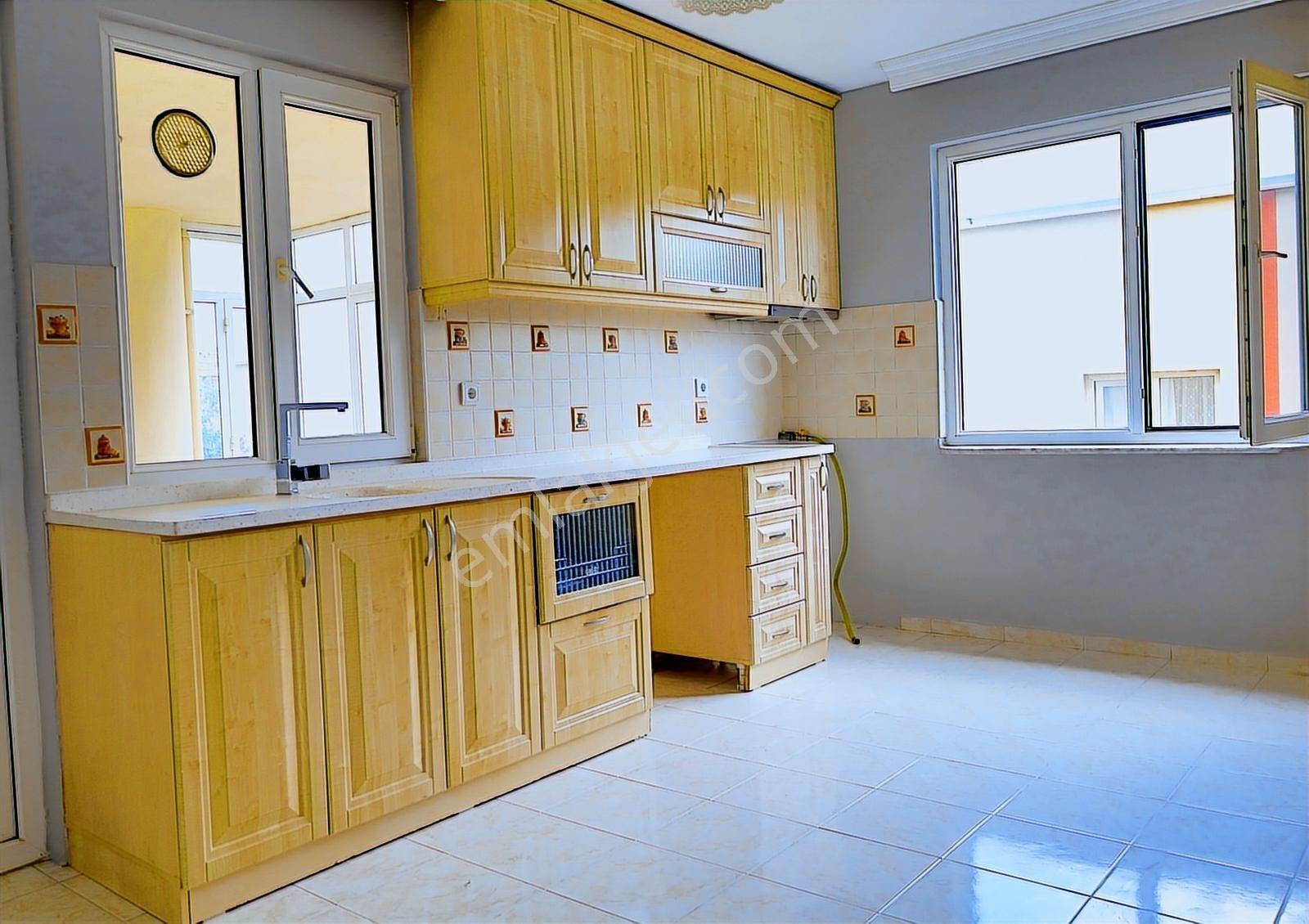 Konak Mahallesinde Harika Bir Konumda Geniş 4+1 Kiralık - Görsel 29