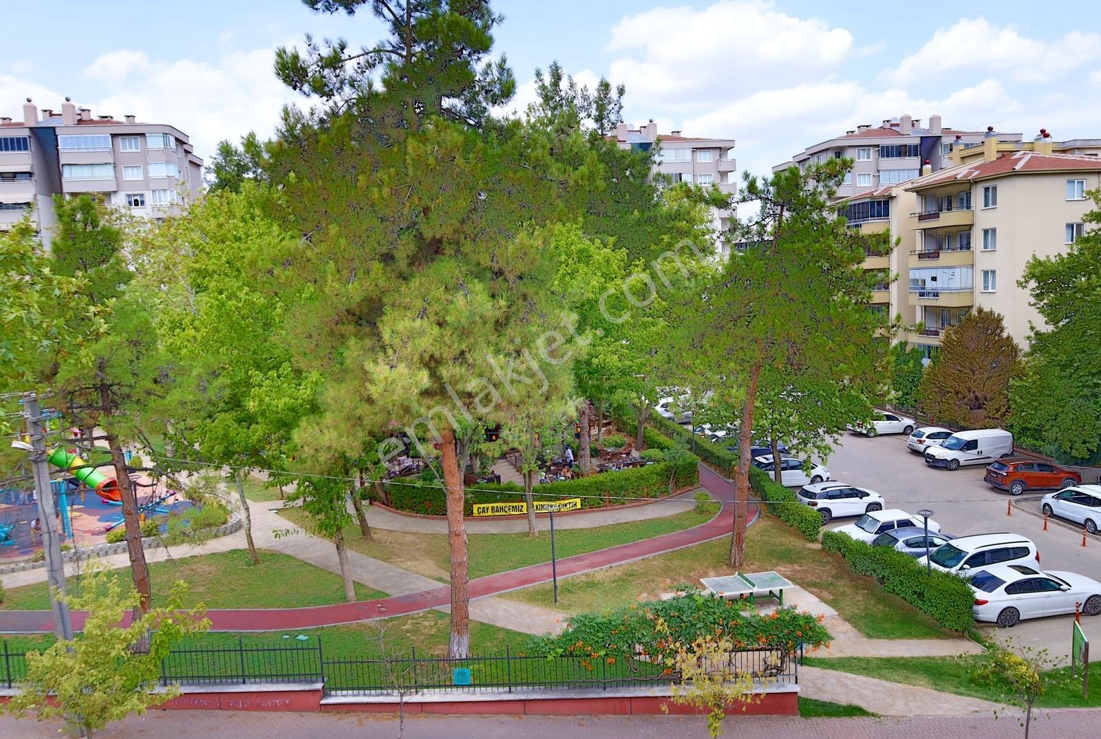 Konak Mahallesinde Harika Bir Konumda Geniş 4+1 Kiralık - Görsel 12