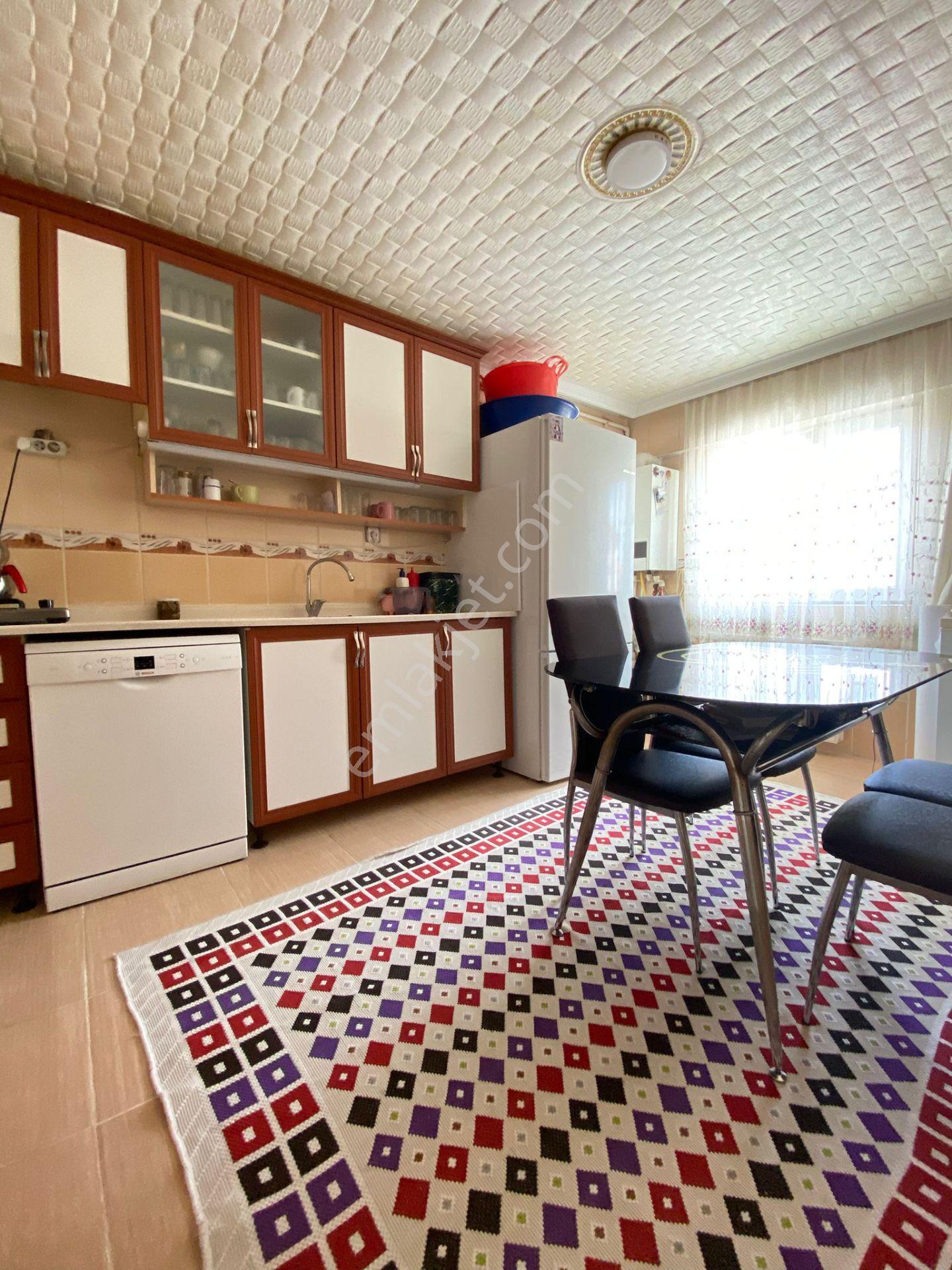 Karapürçek'te Kedili Villa Yakınında 3+1 Ara Katta Satılık Daire - Görsel 6