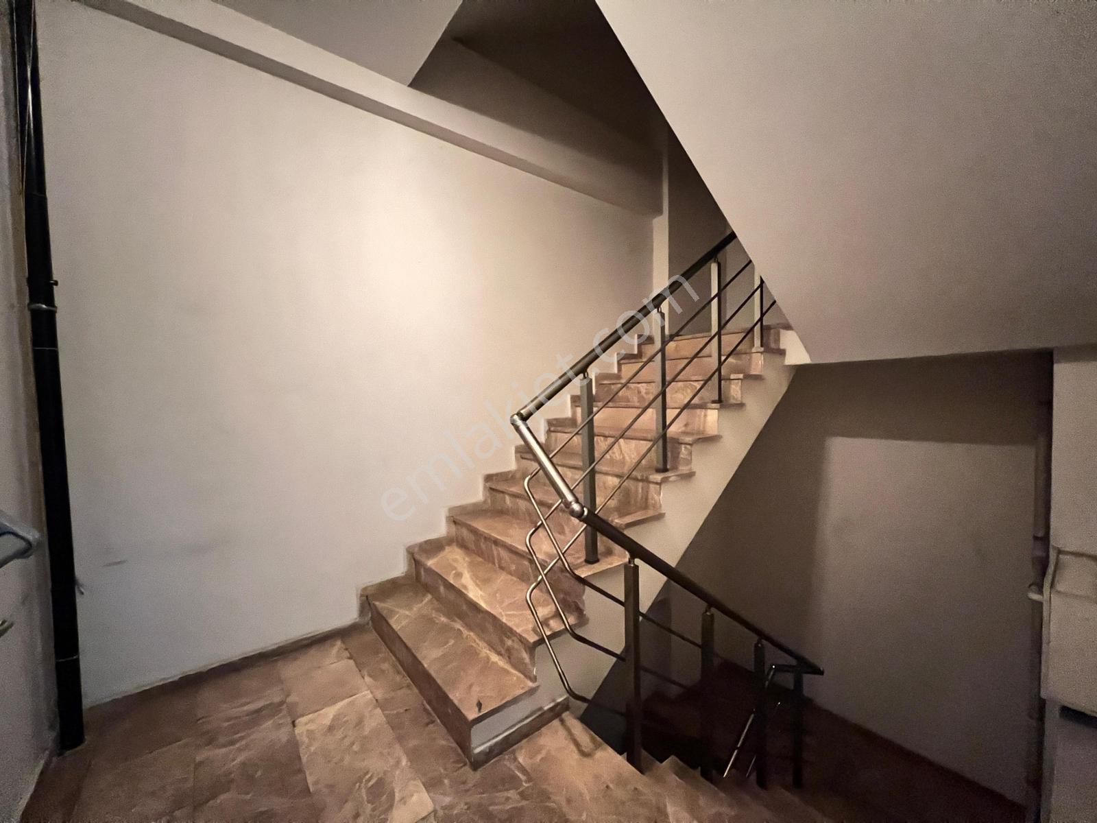 Çayırovada Avm Karşısı, İşlek Cadde Üzerinde Kiralık Dükkan! - Görsel 11