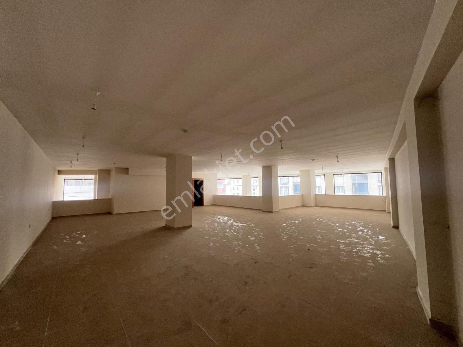 Çayırovada Avm Karşısı, İşlek Cadde Üzerinde Kiralık Dükkan! - Görsel 20