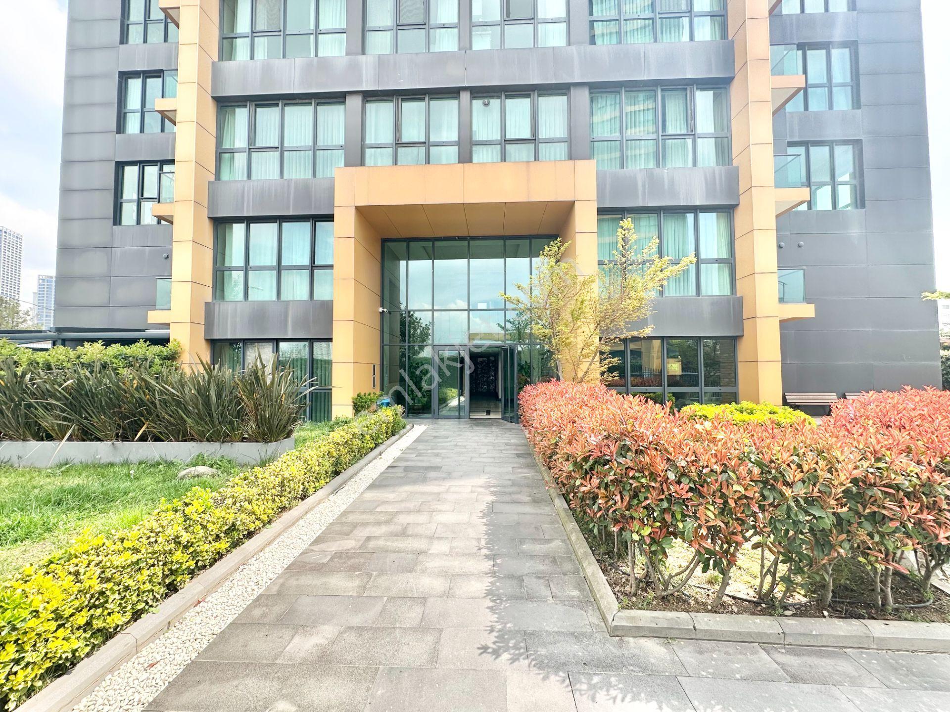 Ataşehir Odakule Residence 3+1 Yüksek Kat Panoramik Deniz Manzaralı Satılık Daire