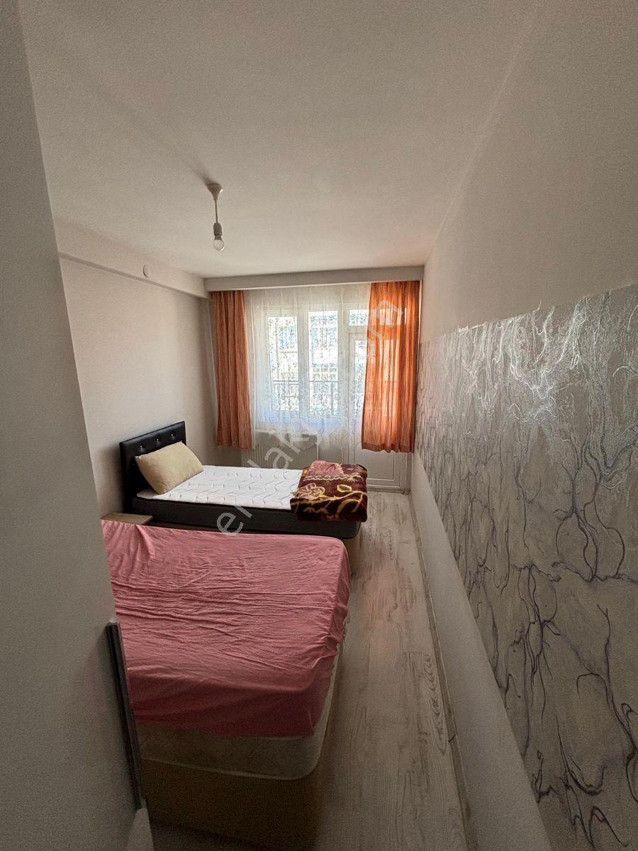 Merkezi Konumda Kiralık 1+1 Eşyalı Daire - Görsel 37