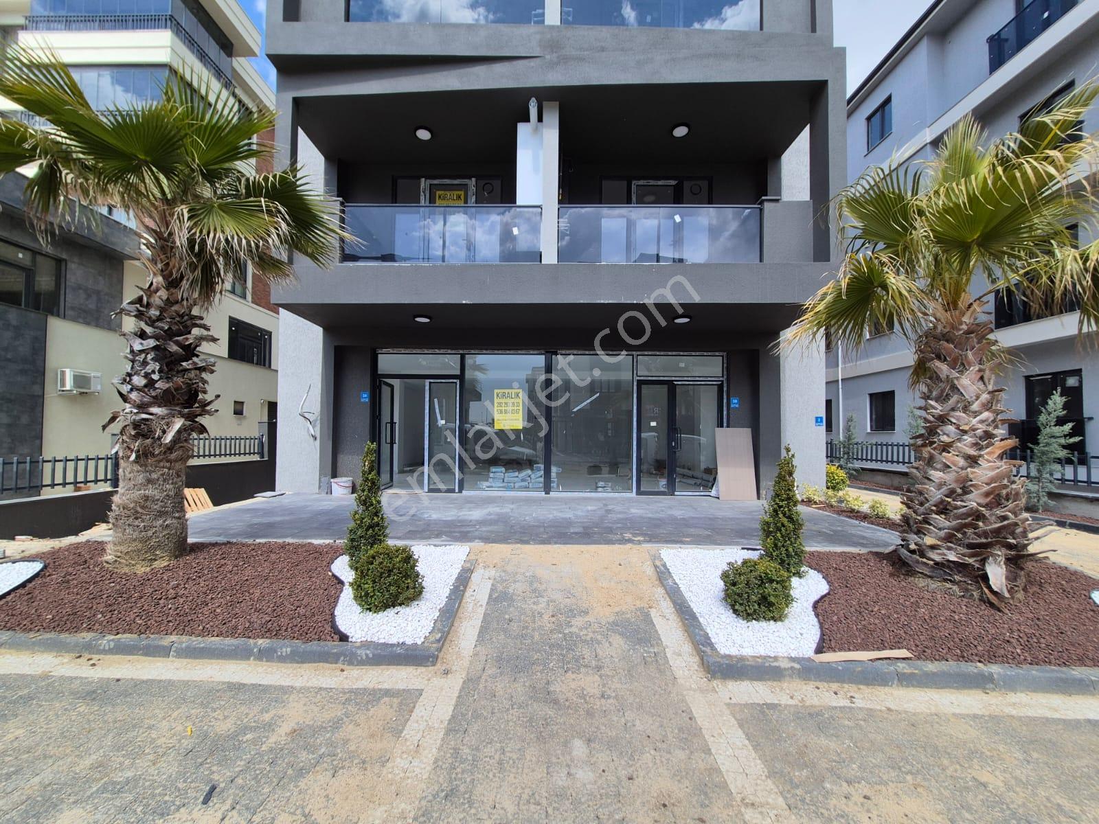 Delux'den Atatürk Mah.'de Tabela Değeri Yüksek Kiralık Dükkan