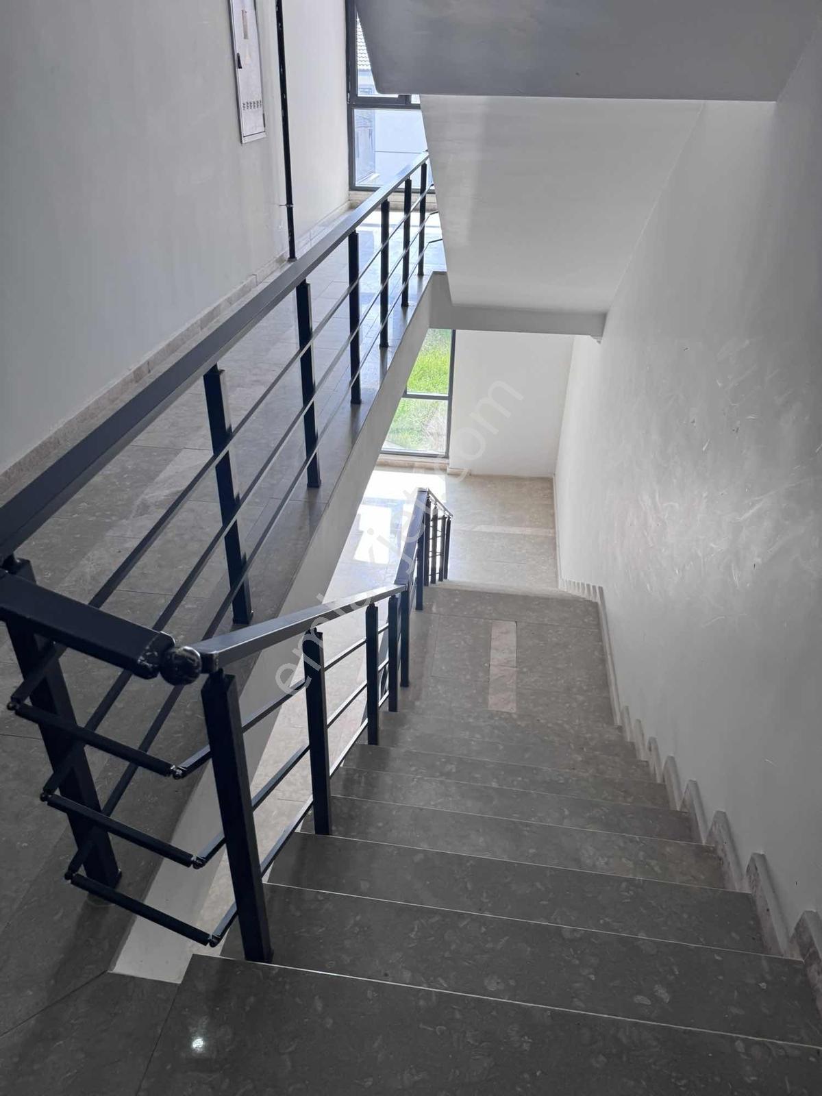 Diş Hast. Yakını-merkezi Konumda Kiralık Geniş 70 M2 1+1 Daire - Görsel 19