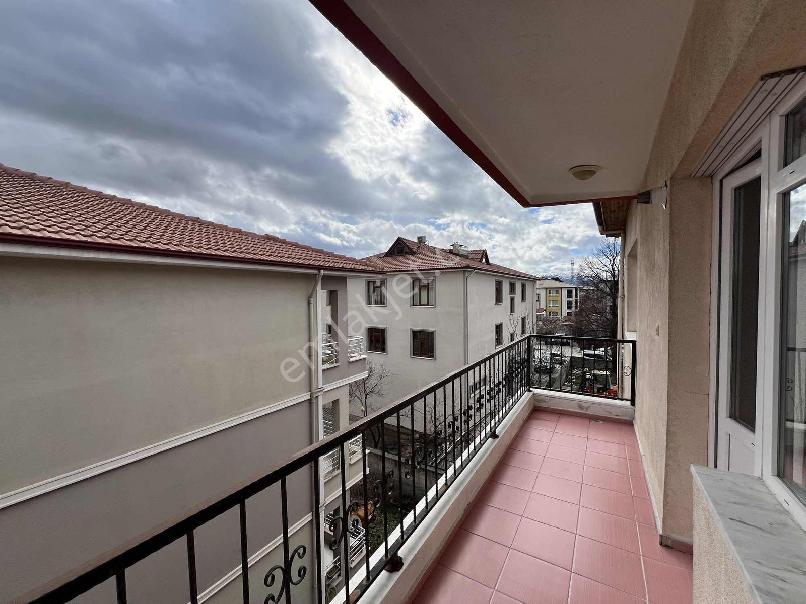 Remax Dem'den Çarşı Merkezde Satılık 3+1 Yatırımlık Fırsat Daire - Görsel 15
