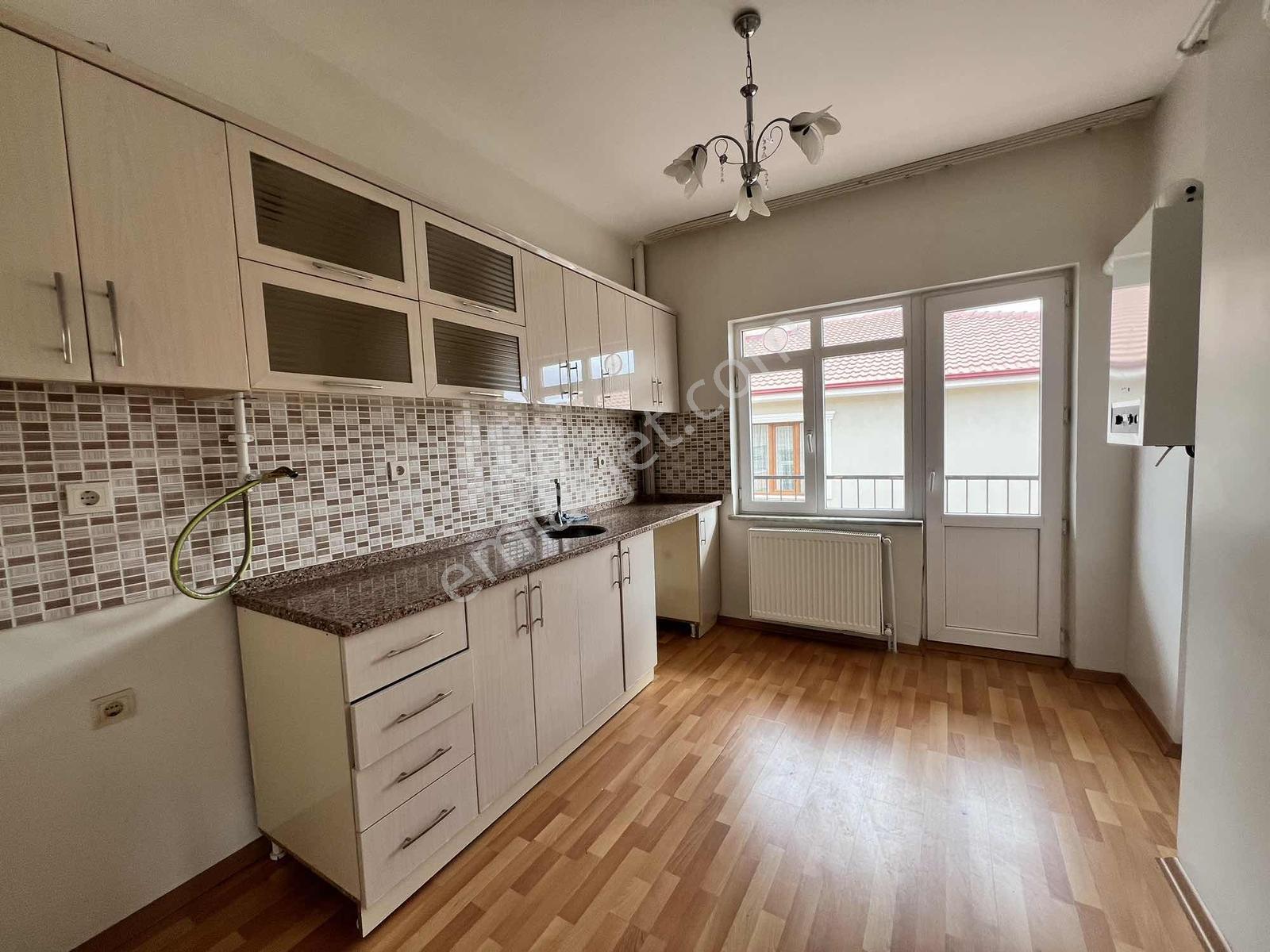 Remax Dem'den Çarşı Merkezde Satılık 3+1 Yatırımlık Fırsat Daire - Görsel 2