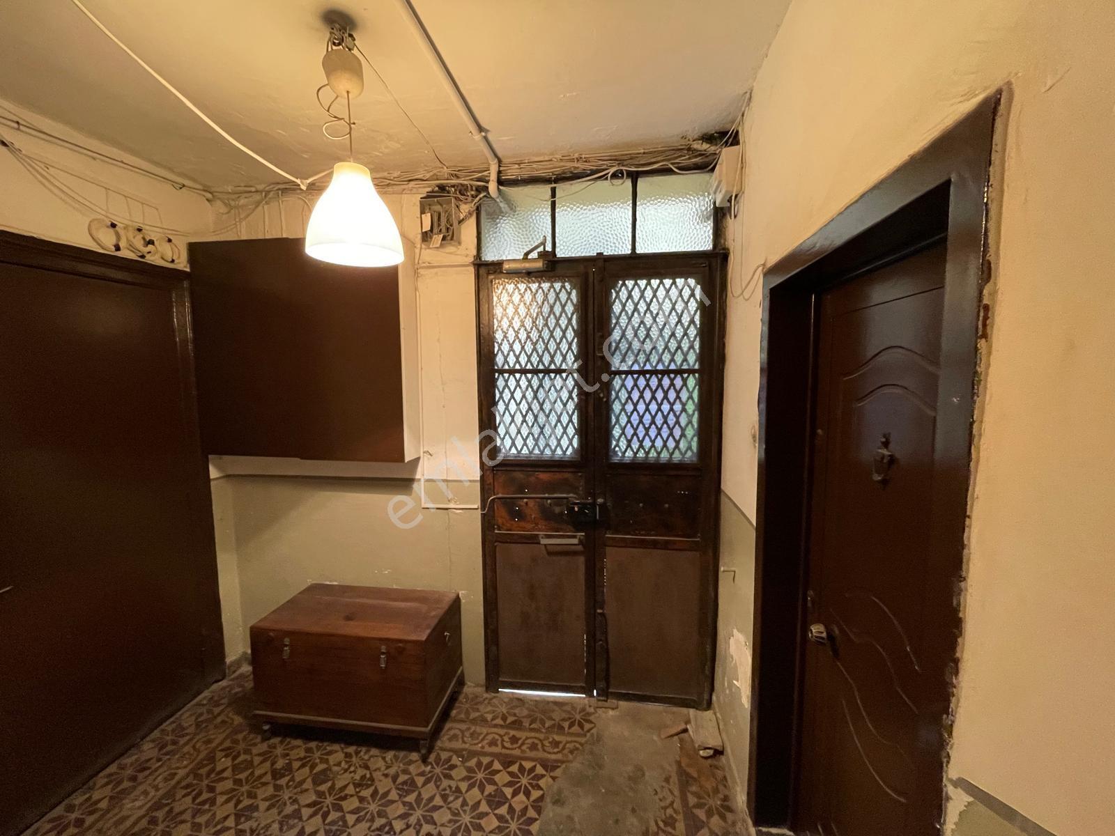 Beyoğlu Galata Salti Pasajında Tarihi Eser Satılık 2+0 Daire - Görsel 9