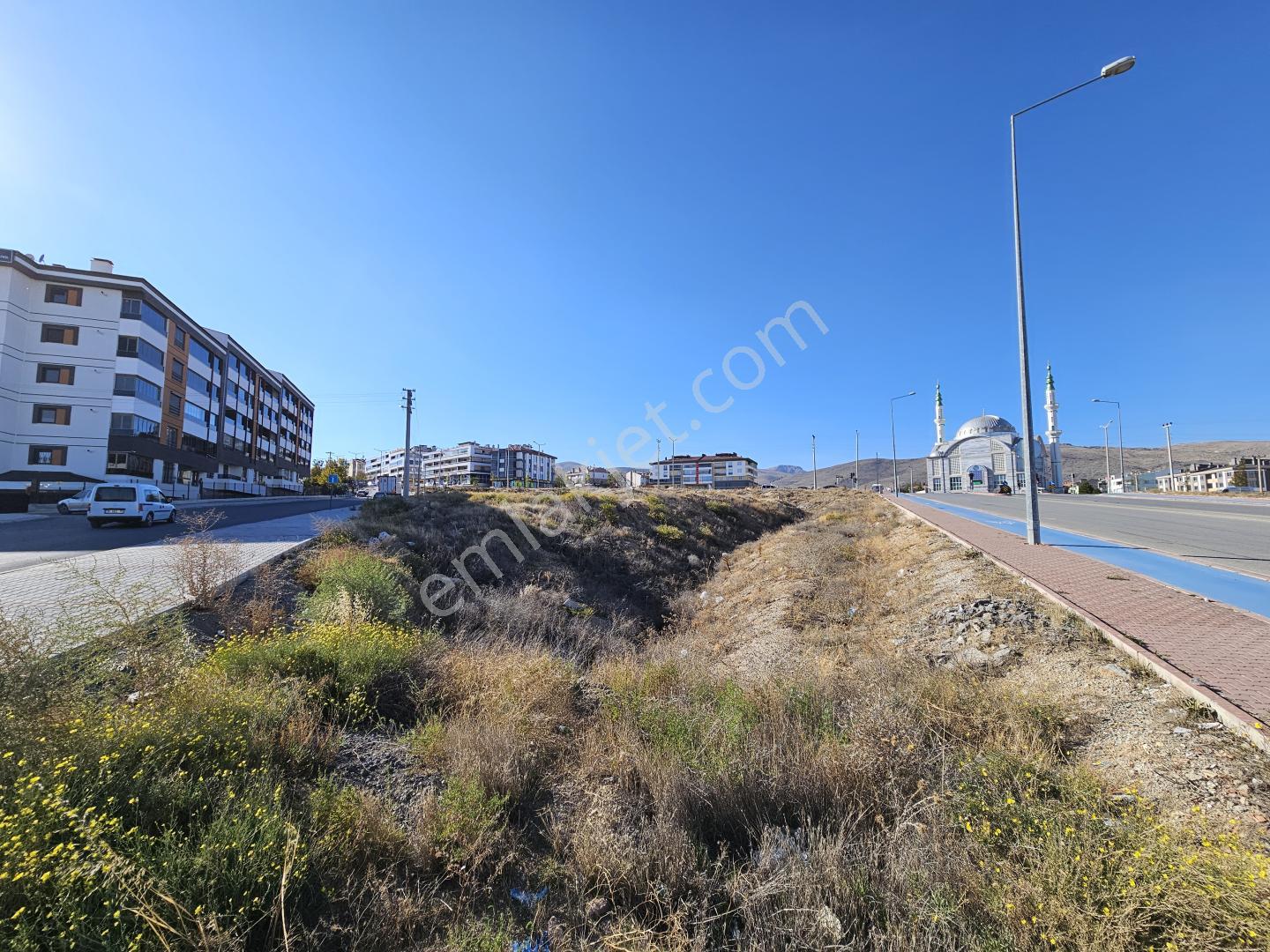 İşyapar'dan Ticari 1825 M² 2 Katlı Köşe Parsel Cadde Üzeri Arsa - Görsel 9