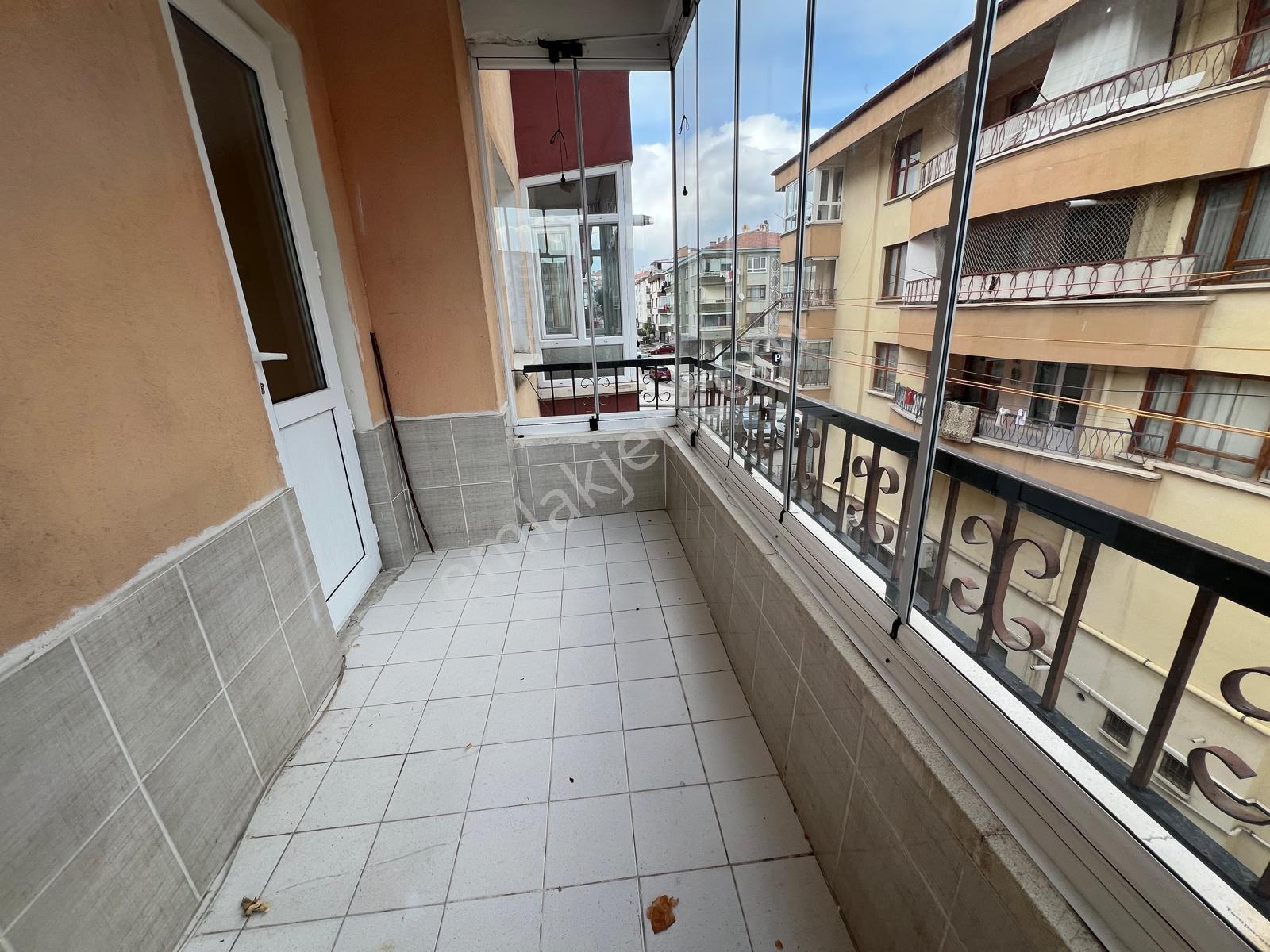 Ufuktepe Cadde Üstü Yapılı Katta 3+1 - Görsel 26