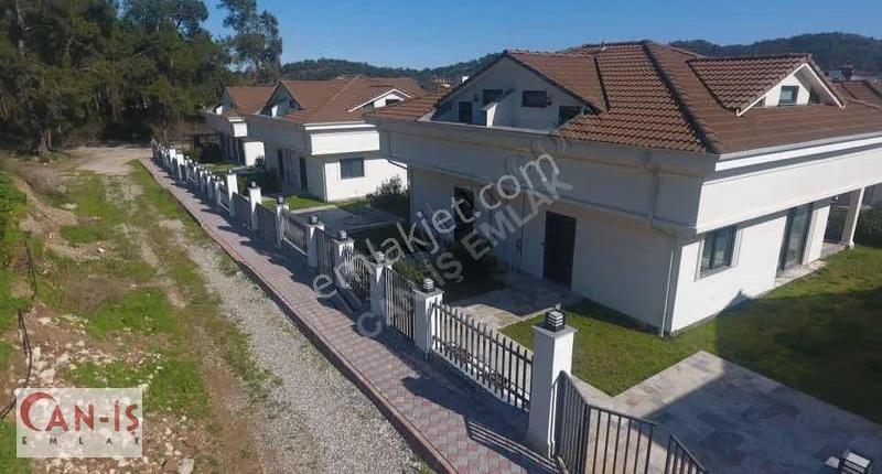 Aslanbucakta Havuzlu Yerden Isıtmalı Modern Villalar Caniş Emlak - Görsel 13