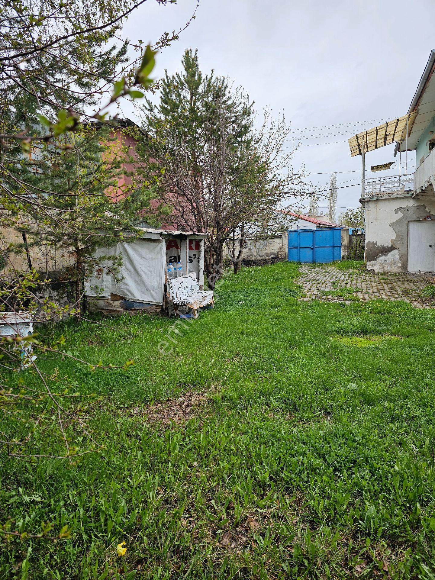 Kars Merkez De Acil Satılık 2 Katlı Müstakil Ev Ve Bahçe - Görsel 9