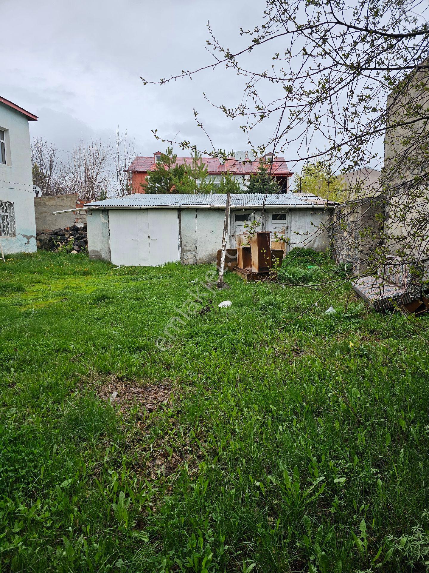 Kars Merkez De Acil Satılık 2 Katlı Müstakil Ev Ve Bahçe - Görsel 12