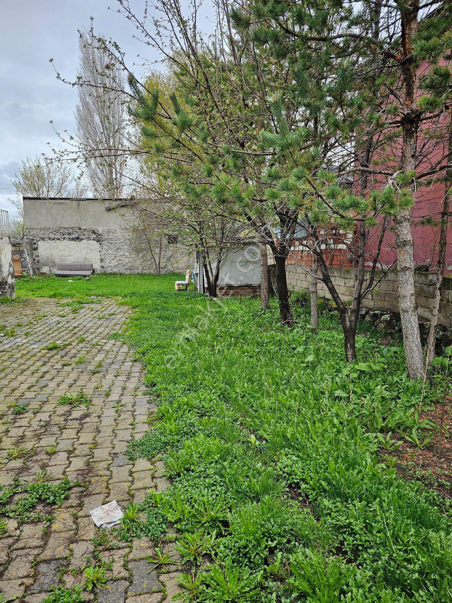 Kars Merkez De Acil Satılık 2 Katlı Müstakil Ev Ve Bahçe - Görsel 20