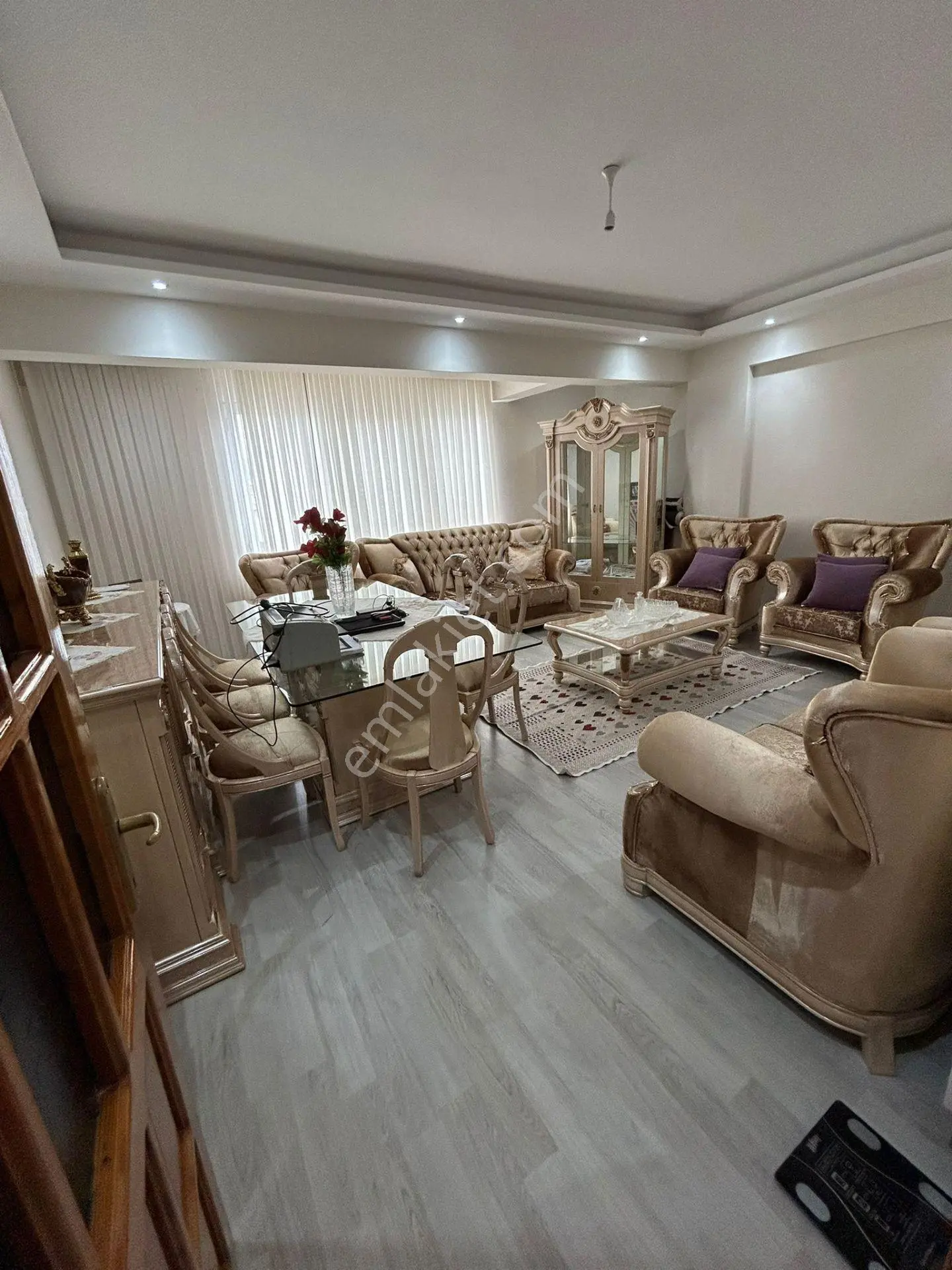 Satılık 3+1 Full Tadilatlı Ara Kat Daire - Görsel 9