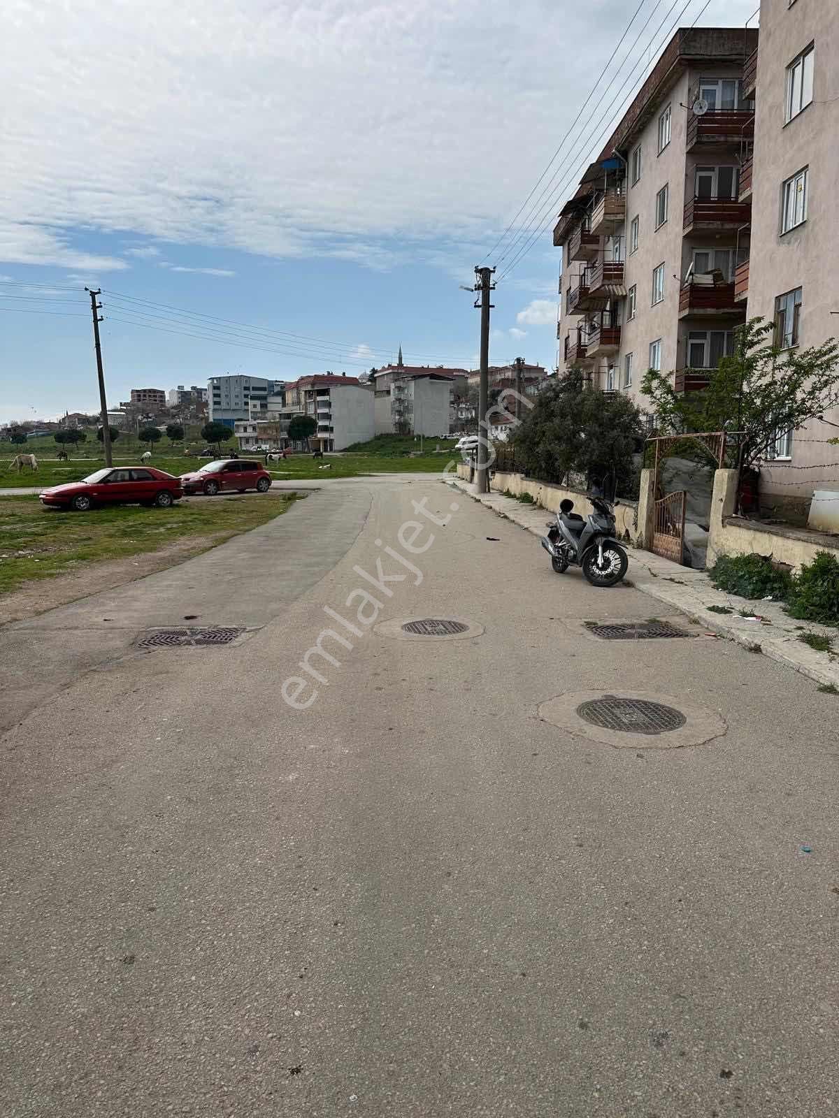 Satılık Şirinevler'de Bakımlı Uygun Ara Kat Daire - Görsel 2