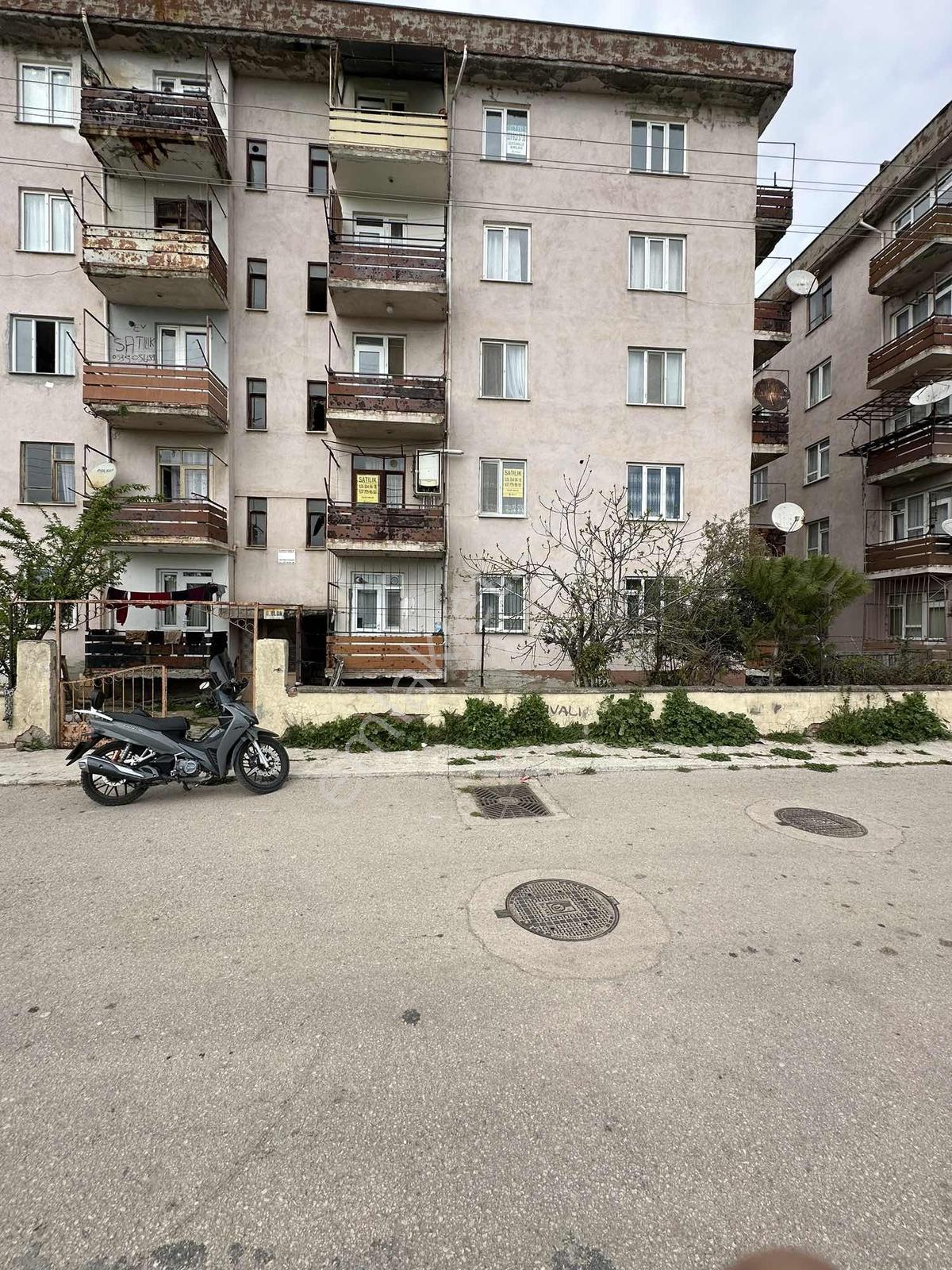 Satılık Şirinevler'de Bakımlı Uygun Ara Kat Daire - Görsel 3