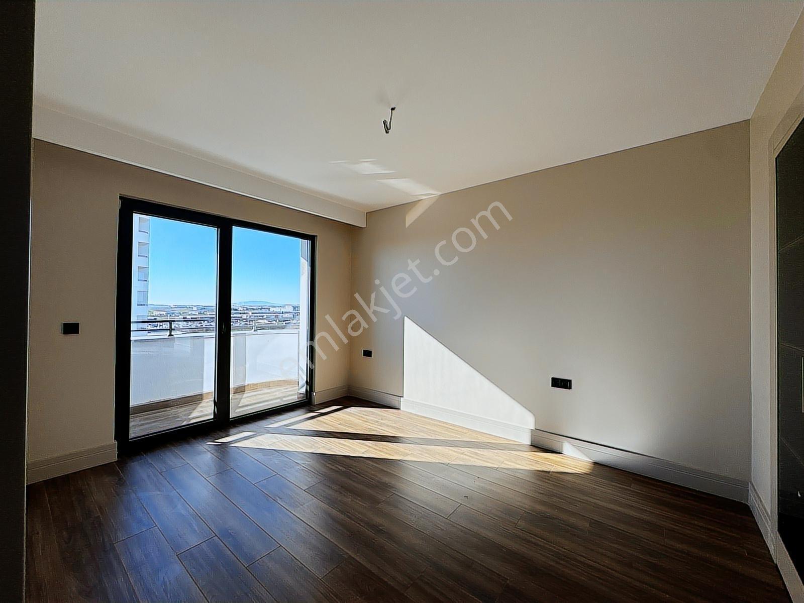 Önerler Semilyon Park Evlerinde Kiralık Lüx 3+1 Daire - Görsel 17