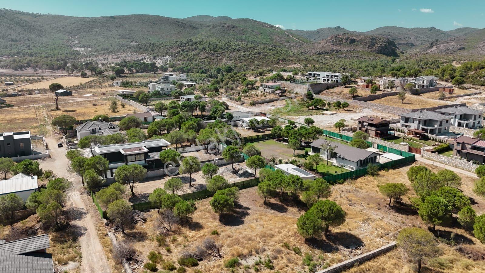 Menemende Bölgesinde 300m2 Satılık Bahçe - Görsel 9