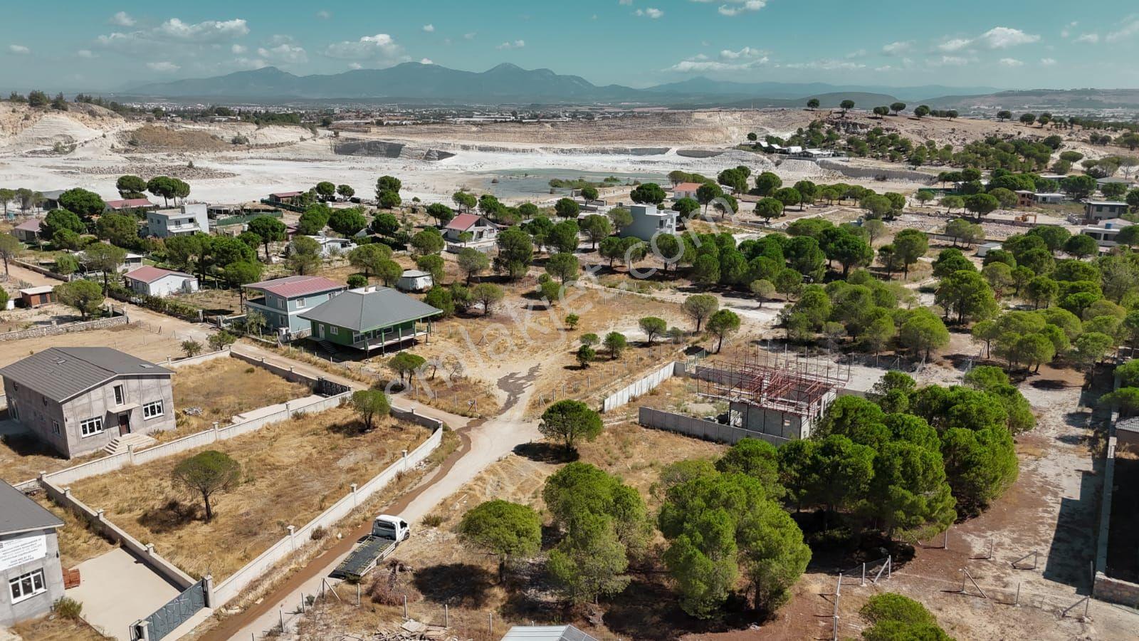 Menemende Bölgesinde 300m2 Satılık Bahçe - Görsel 28