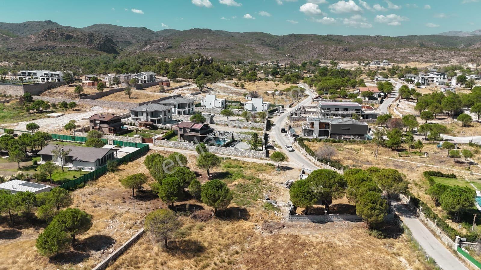 Menemende Bölgesinde 300m2 Satılık Bahçe - Görsel 12