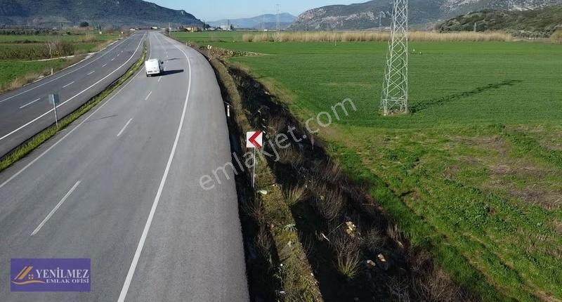 Yenilmez Emlaktan Bölünmüş Yola Cephesi Olan Satılık Tarla