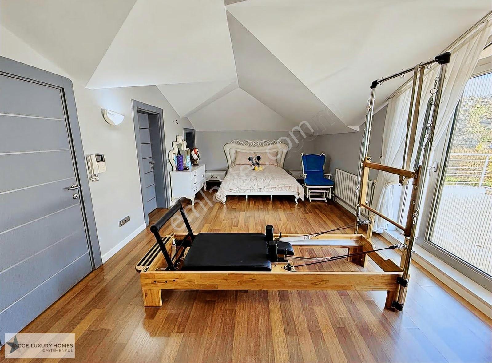 Acarkentte Güneycepheli Modern İç Mimarili Satılık Havuzlu Villa - Görsel 14