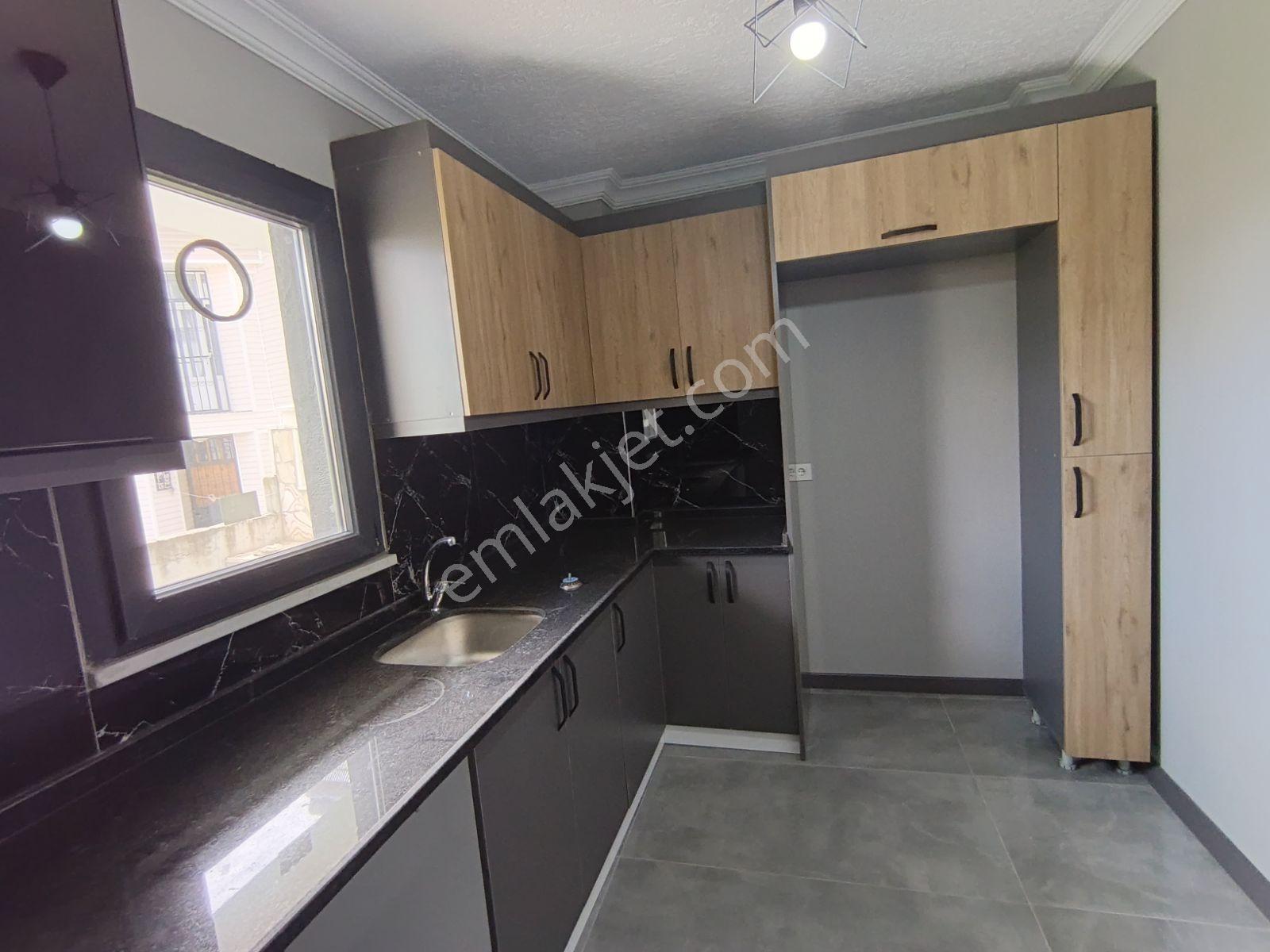 Site İçerisinde Denize 200 Mt Mesafede Satılık 4+1 İskanlı Villa - Görsel 8